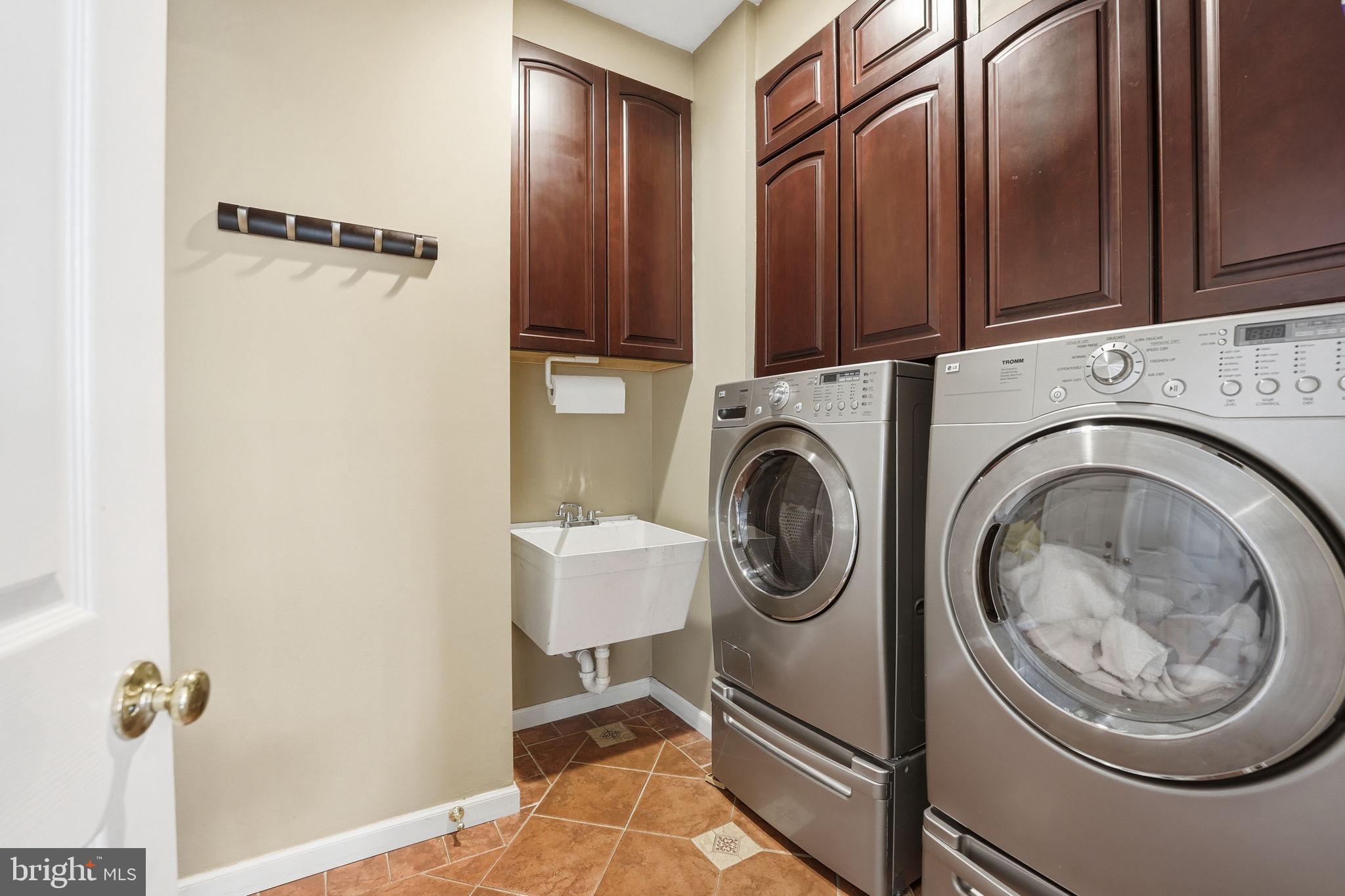 WOODLEA MANOR - Residential