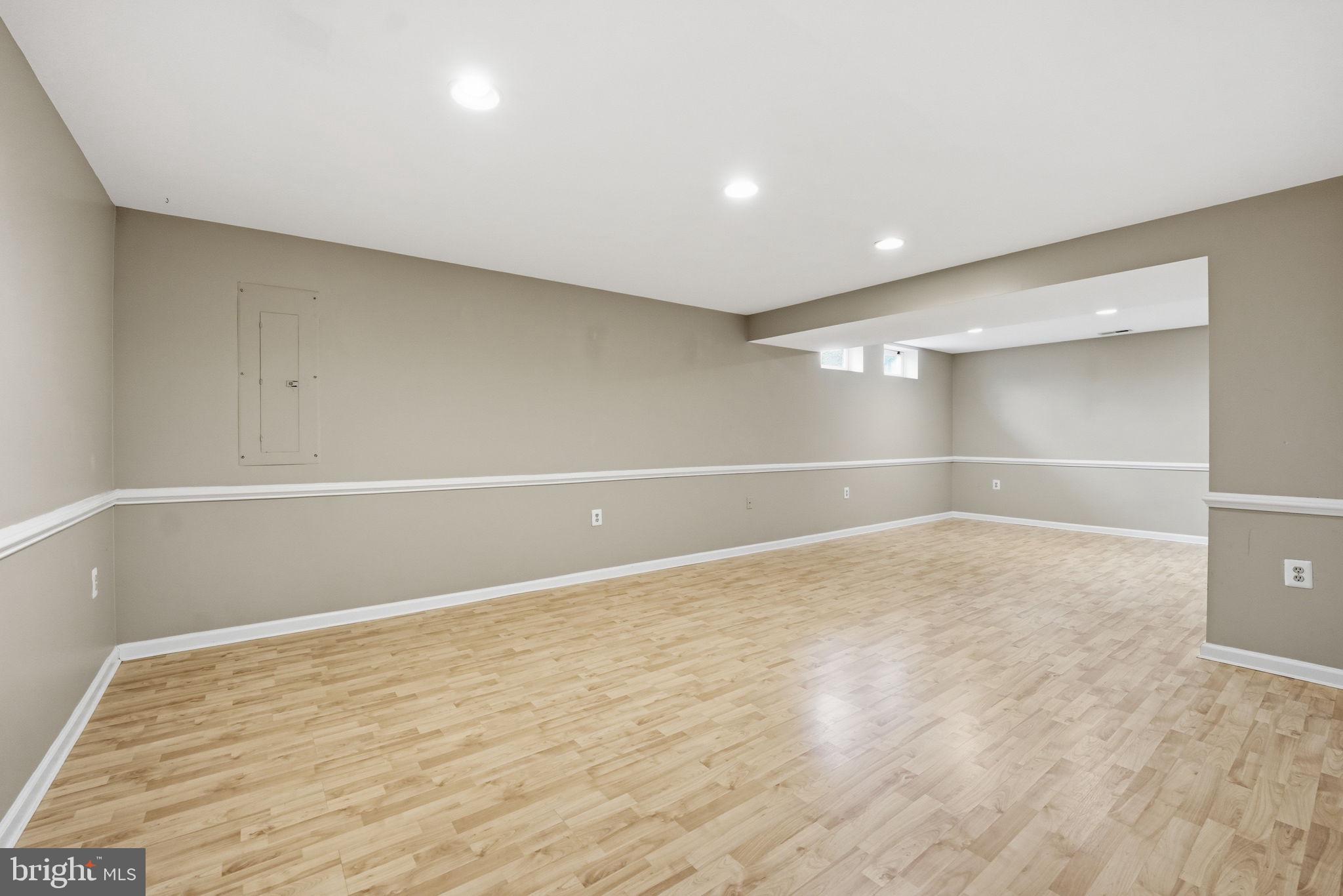 WOODLEA MANOR - Residential