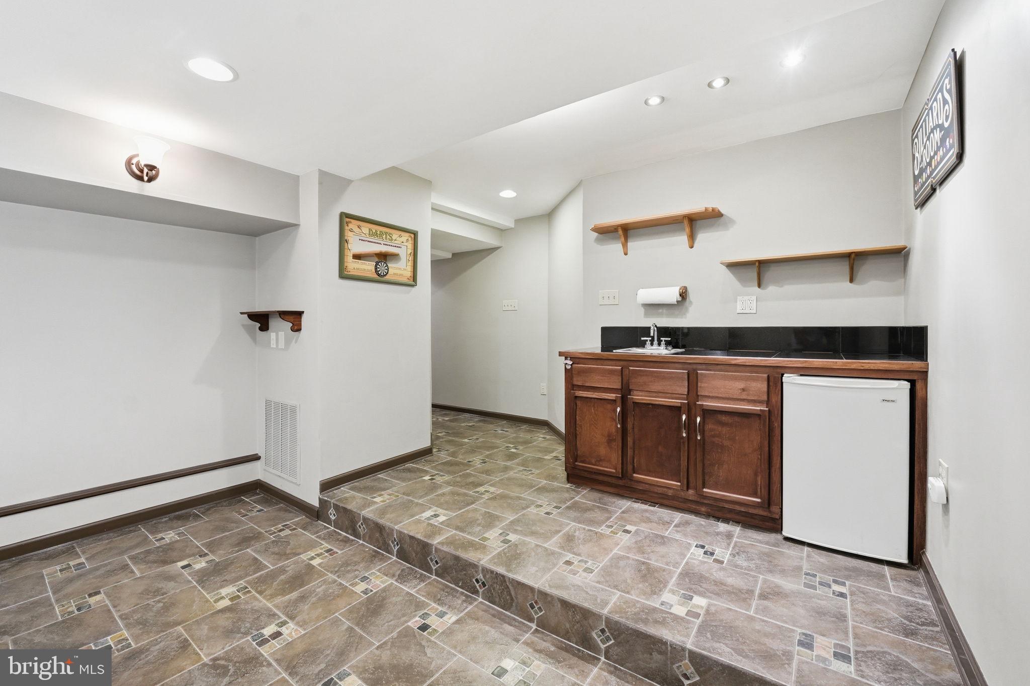 WOODLEA MANOR - Residential