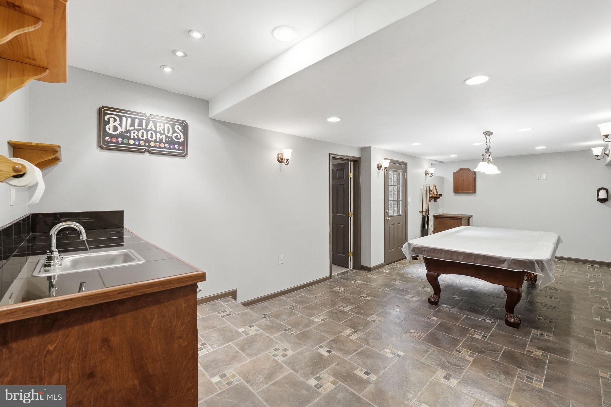 WOODLEA MANOR - Residential