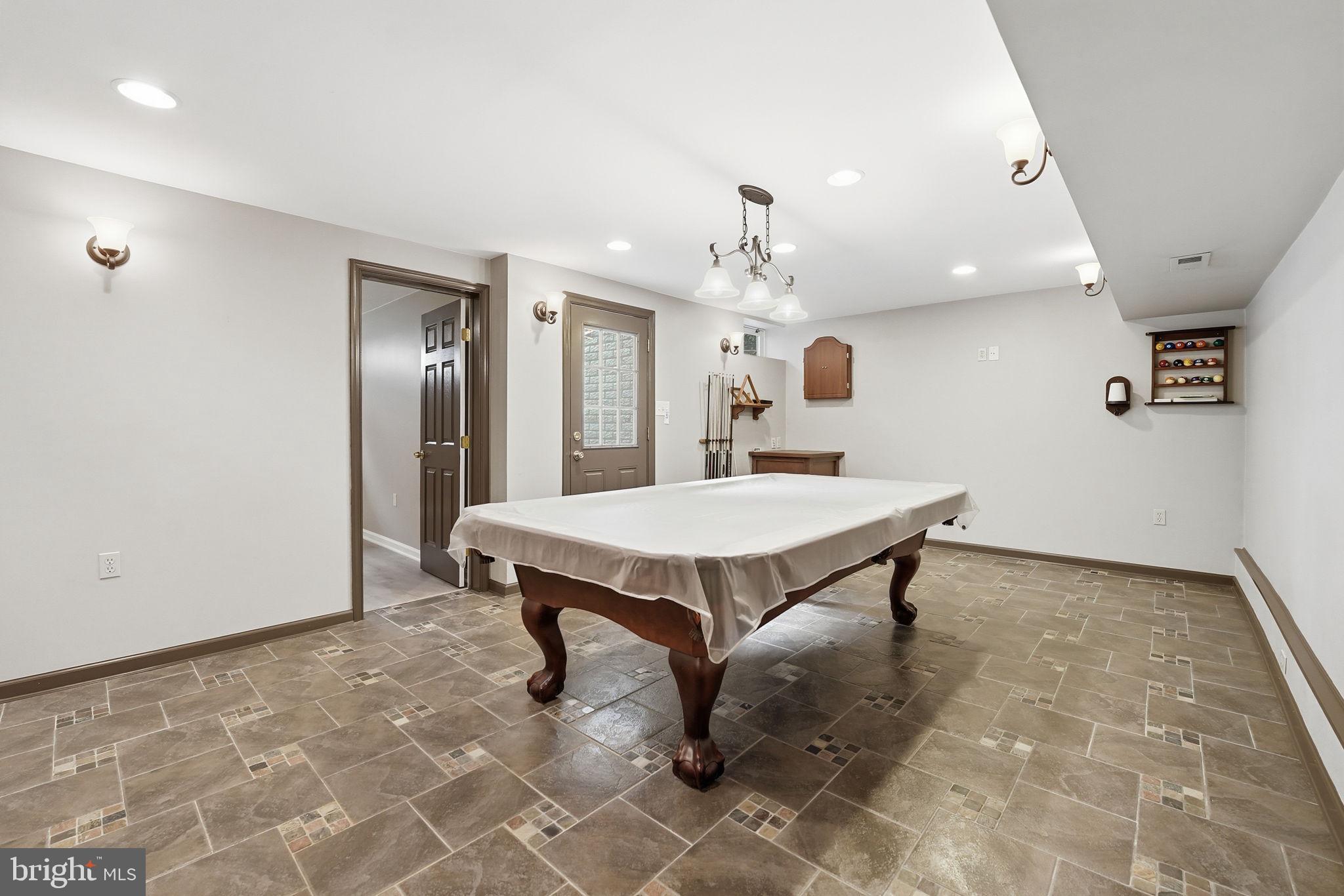 WOODLEA MANOR - Residential