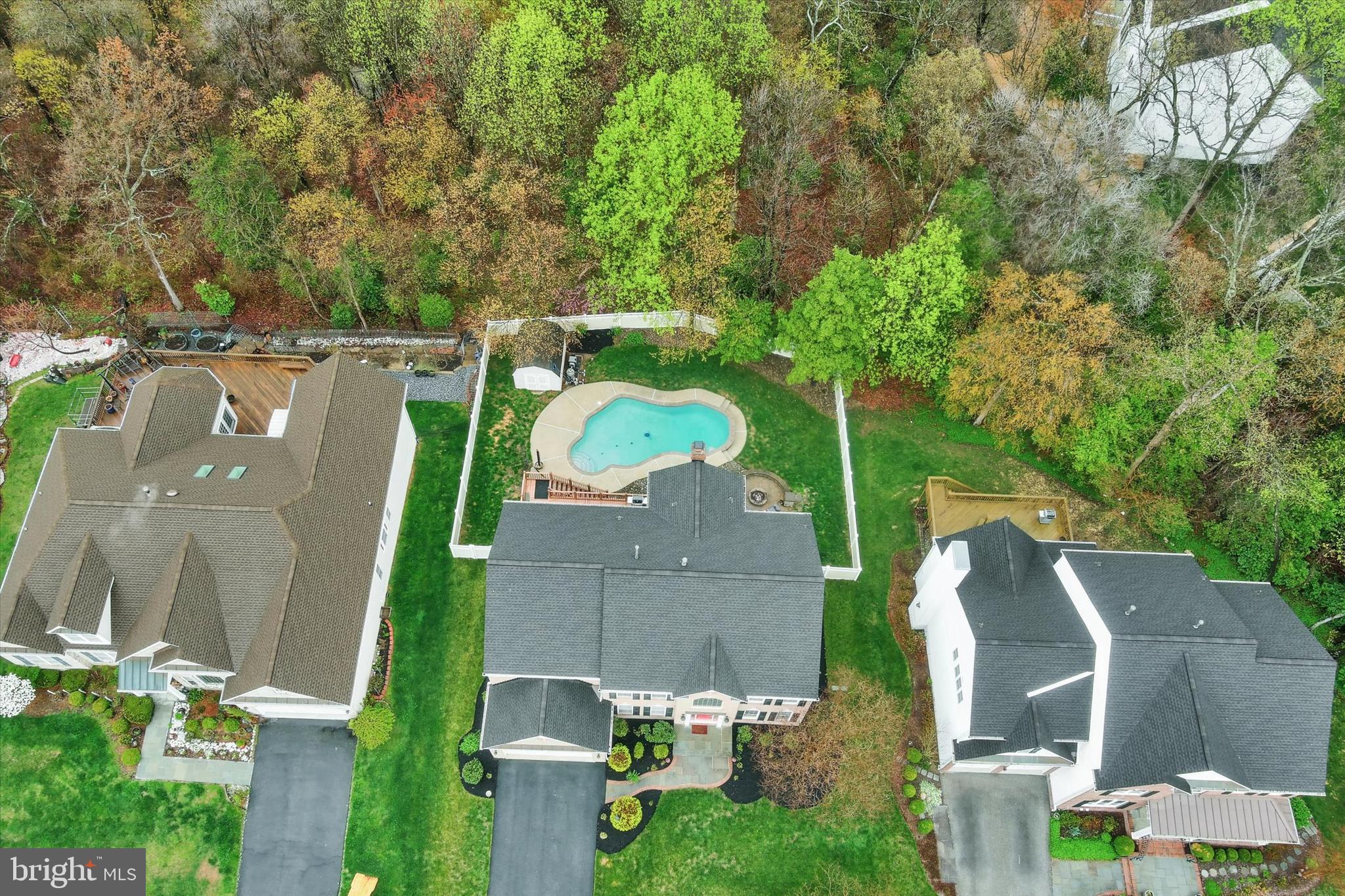404 PHENITA POINT DRIVE