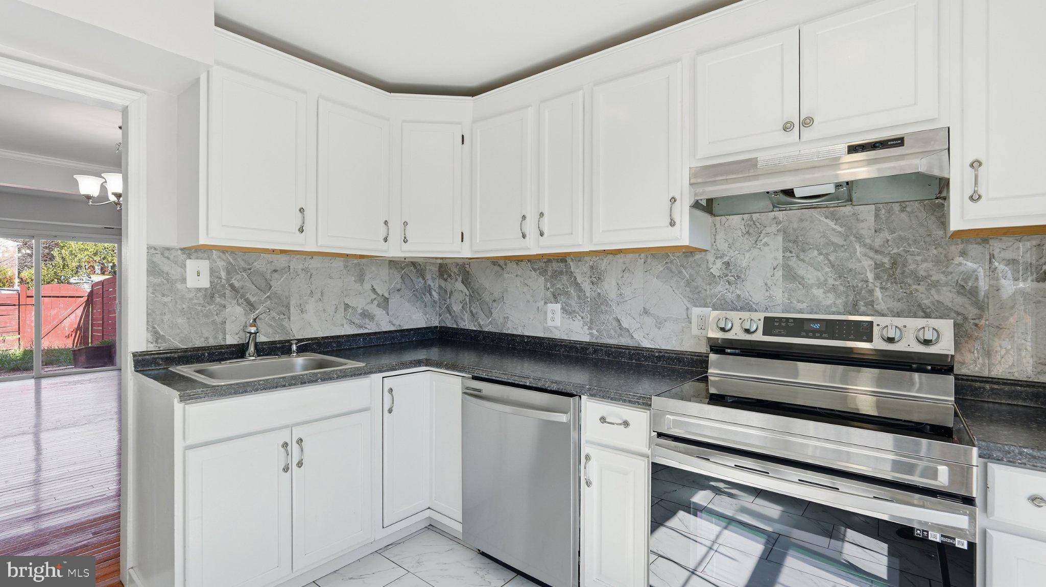 1338 REDBUD COURT