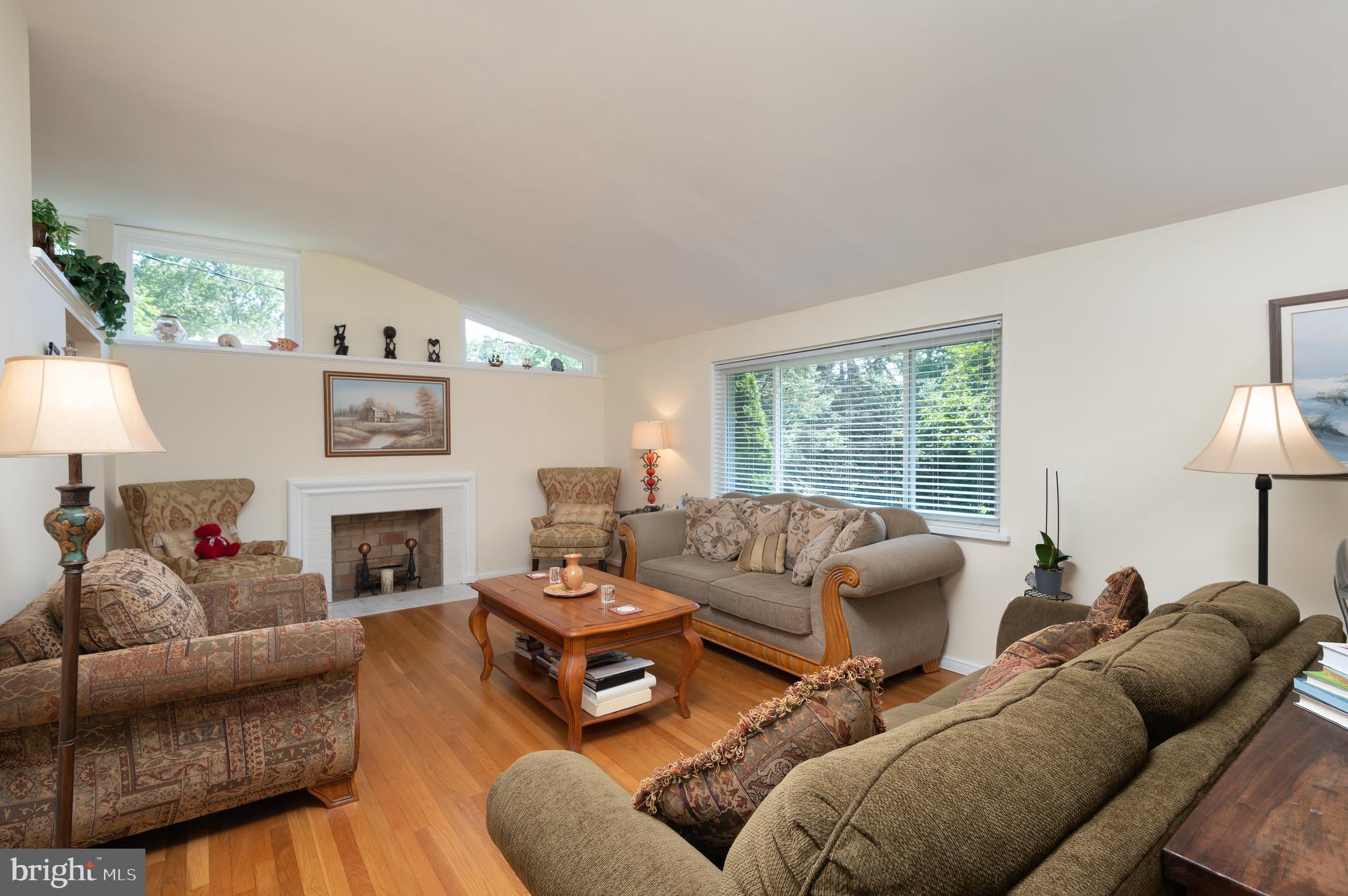 ROSEMONT - Residential Lease