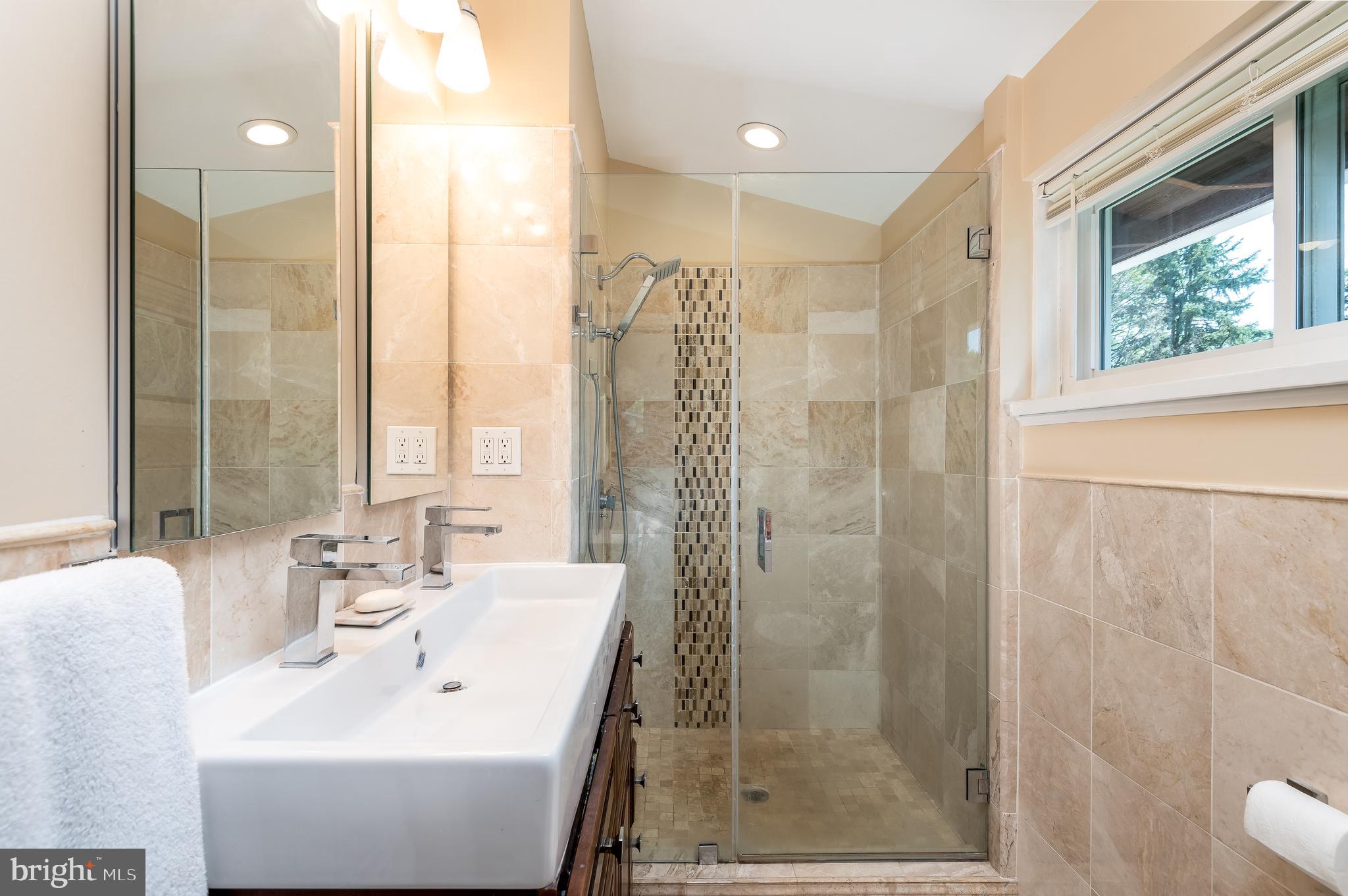 ROSEMONT - Residential Lease