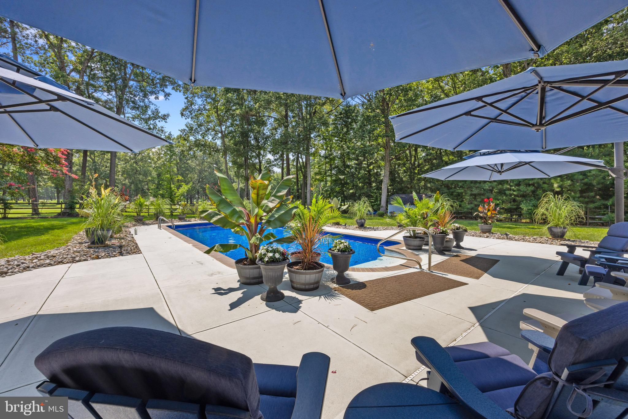 4 PROSPECT BAY DRIVE W