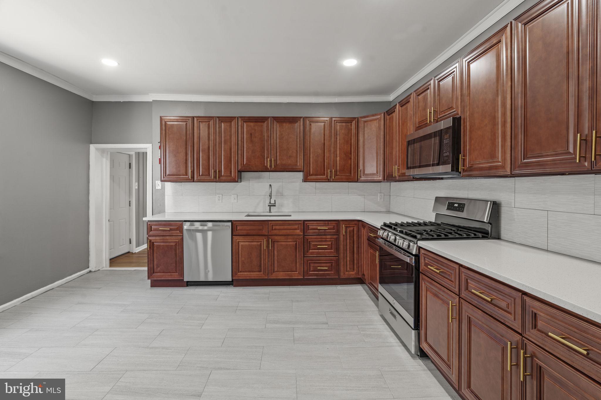 EDGEMONT PARK - Residential