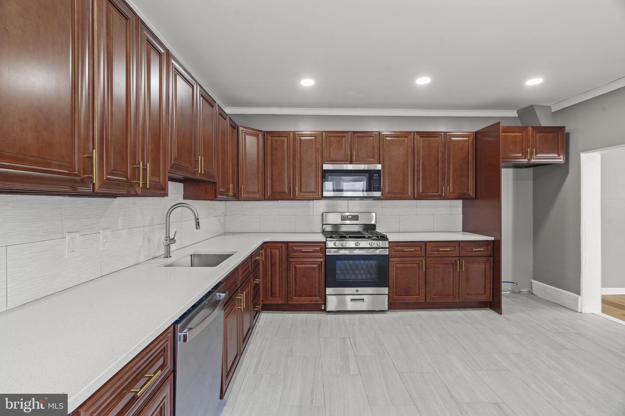 EDGEMONT PARK - Residential