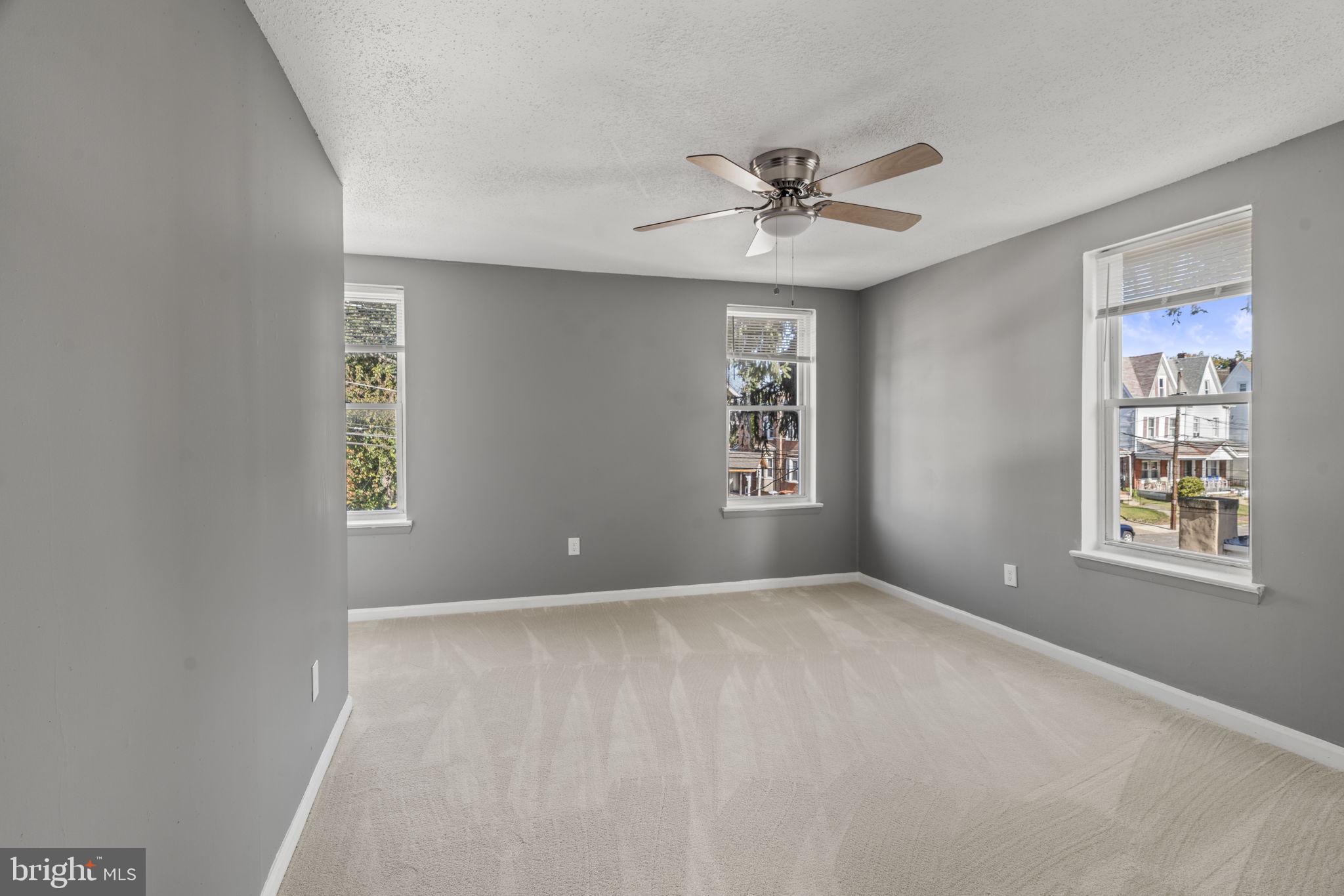 EDGEMONT PARK - Residential