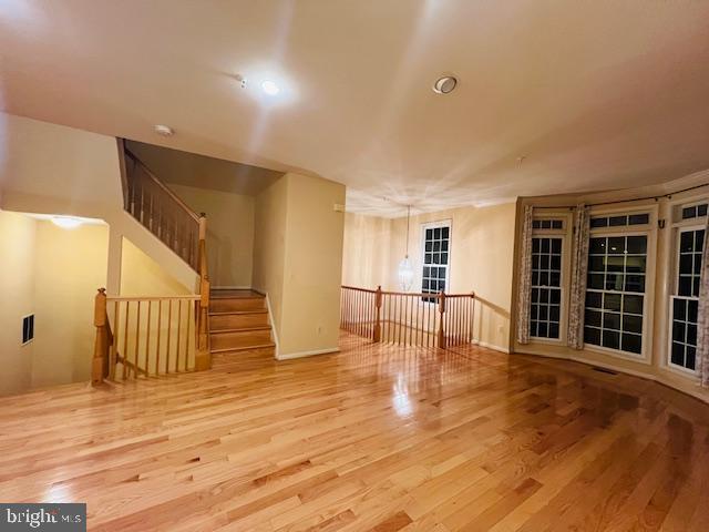 ROSE HILL FALLS - Residential Lease