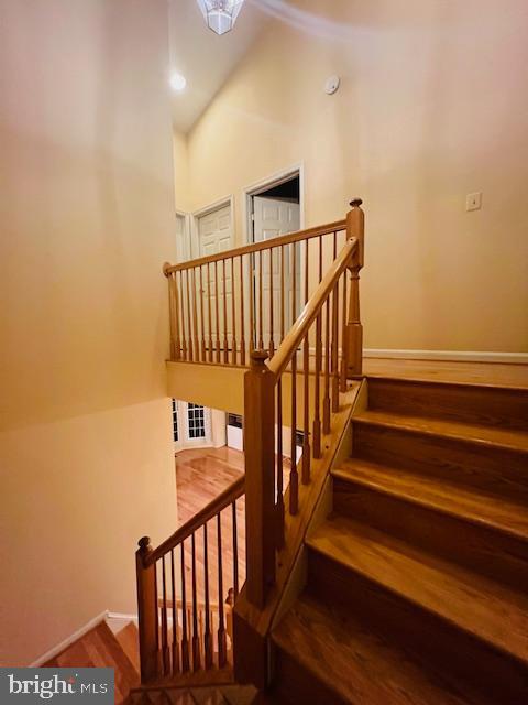 ROSE HILL FALLS - Residential Lease