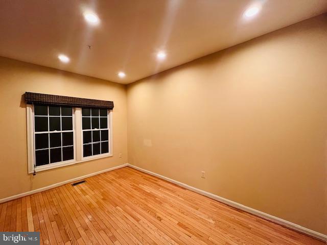 ROSE HILL FALLS - Residential Lease