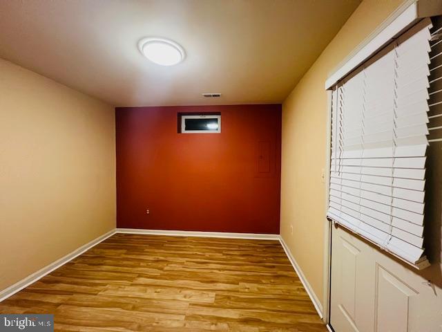 ROSE HILL FALLS - Residential Lease