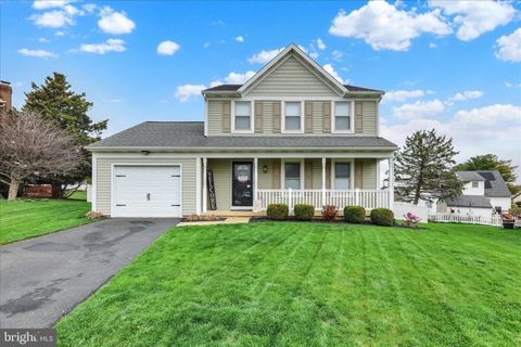 Photo of 307 Cottonwood Lane, NEW HOLLAND, PA 17557 (MLS # PALA2085666)