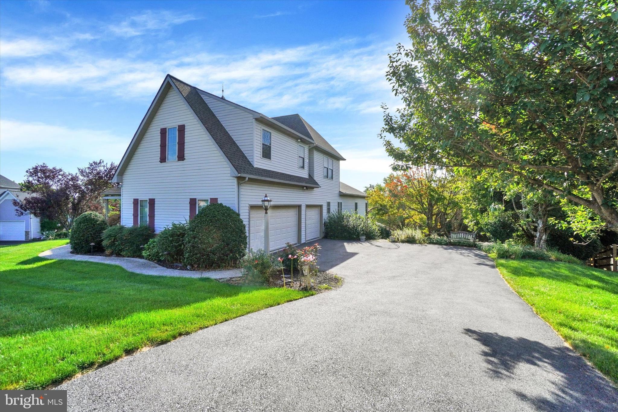 123 LIVIA LANE