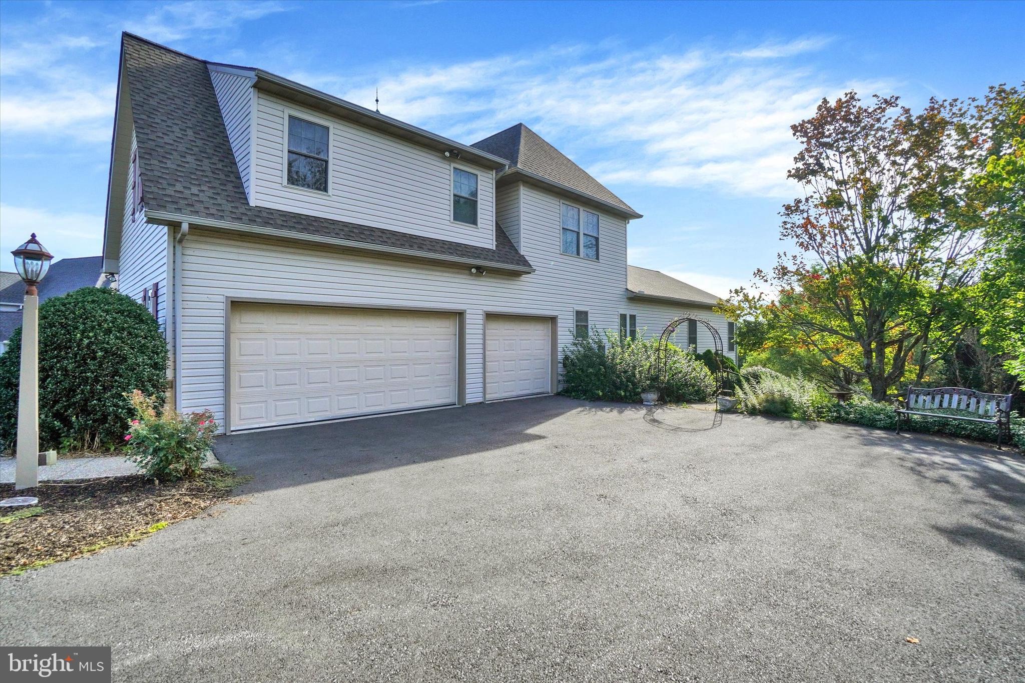 123 LIVIA LANE