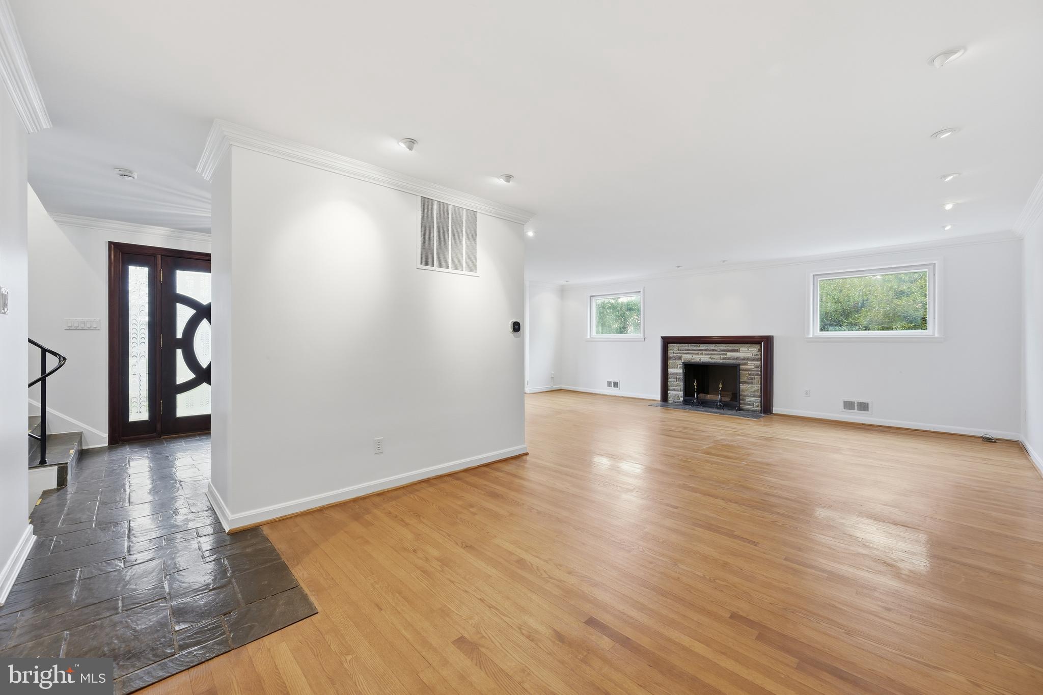 WHITEHALL MANOR - Residential Lease