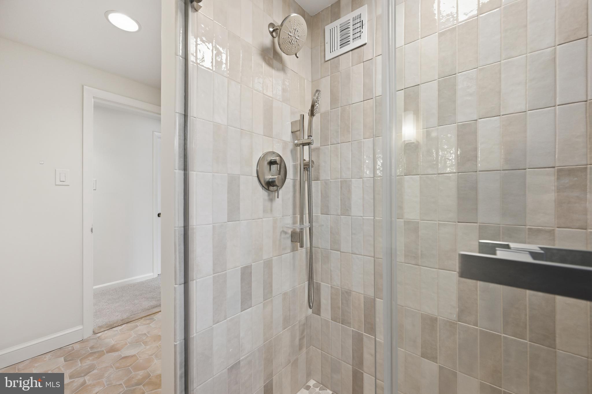 WHITEHALL MANOR - Residential Lease