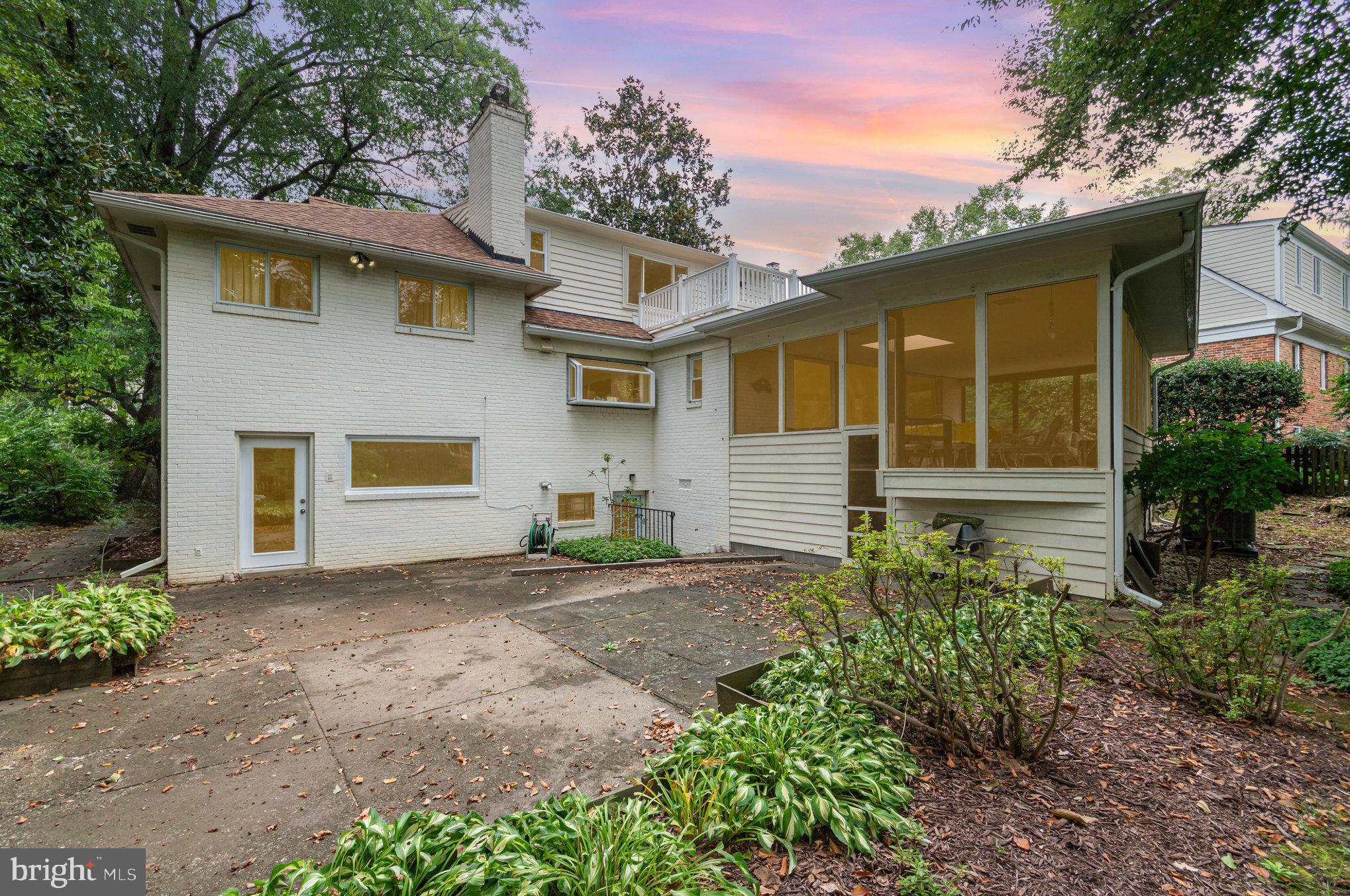 WHITEHALL MANOR - Residential Lease