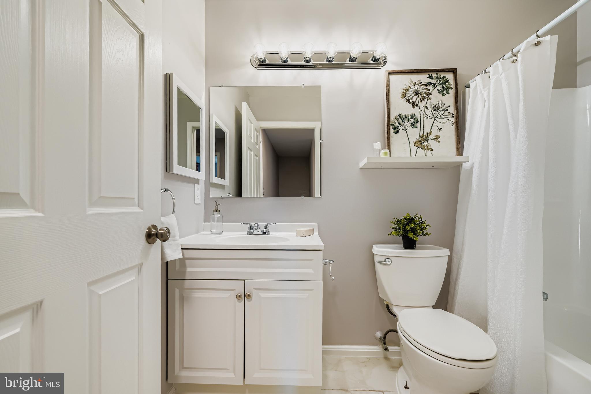 GOLDENWOOD - Residential