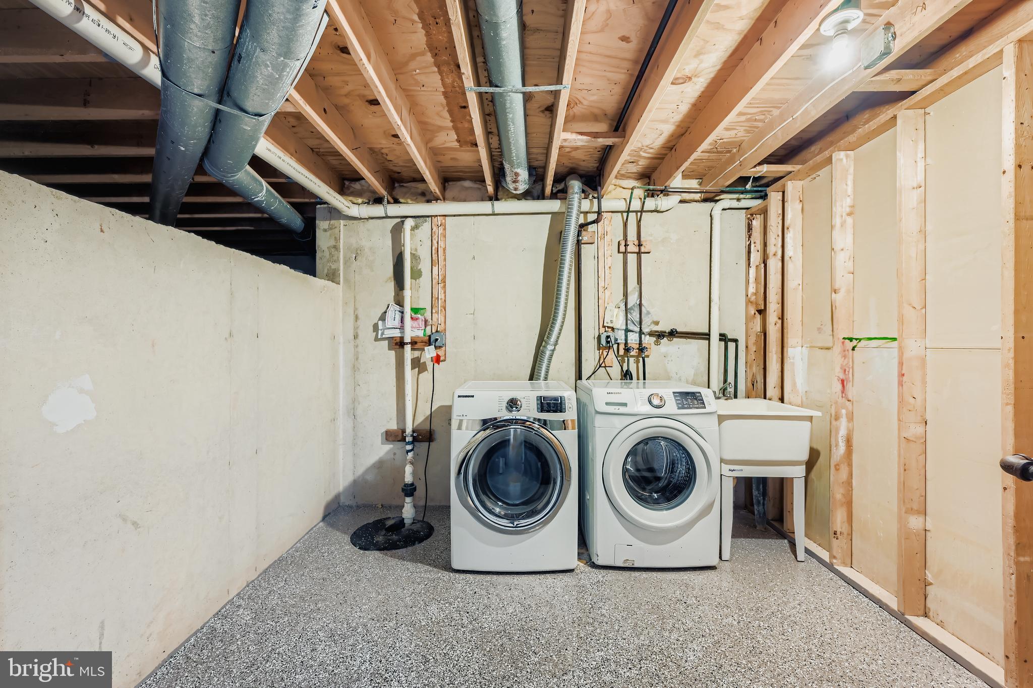 GOLDENWOOD - Residential