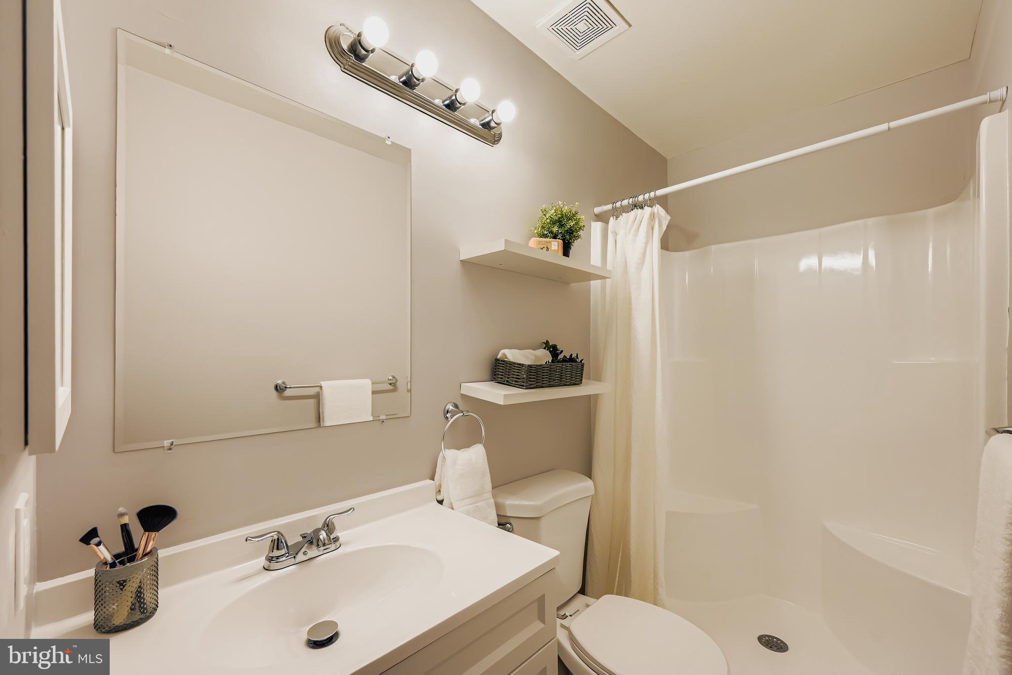 GOLDENWOOD - Residential