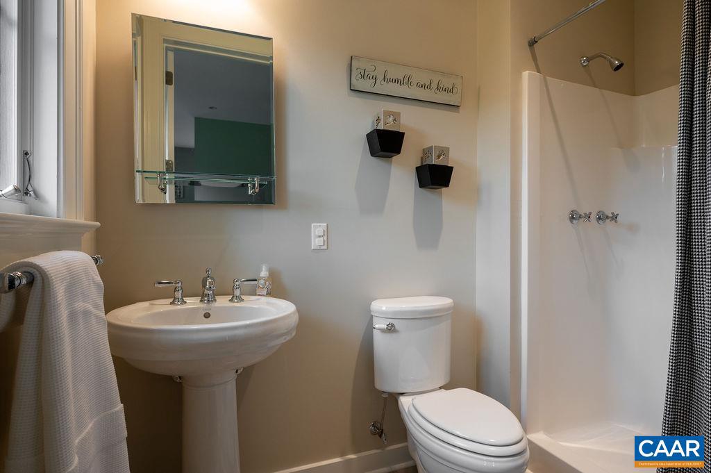 MOUNTAIN HARVEST FARMS - Residential