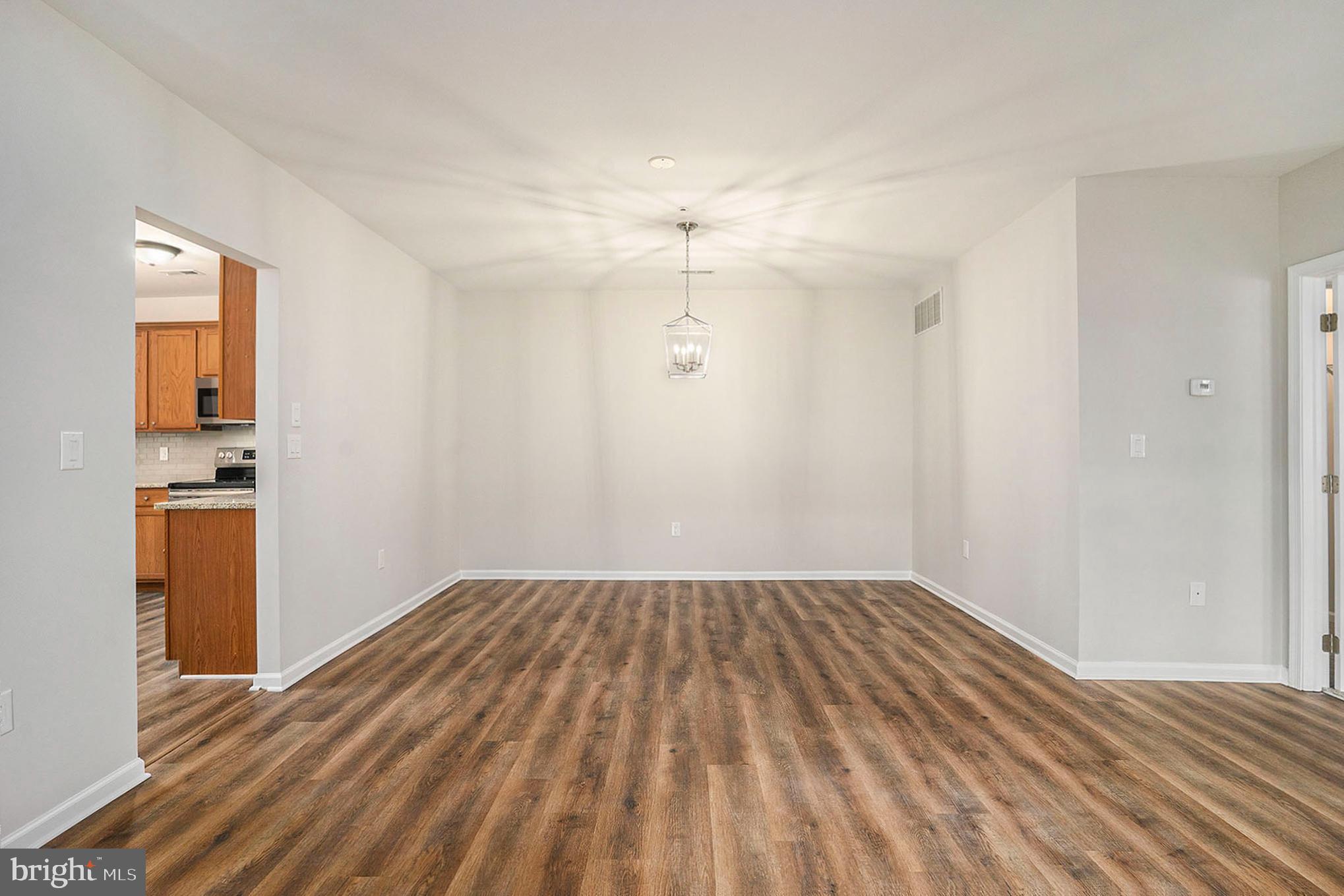 STUARTS KEEP - Residential