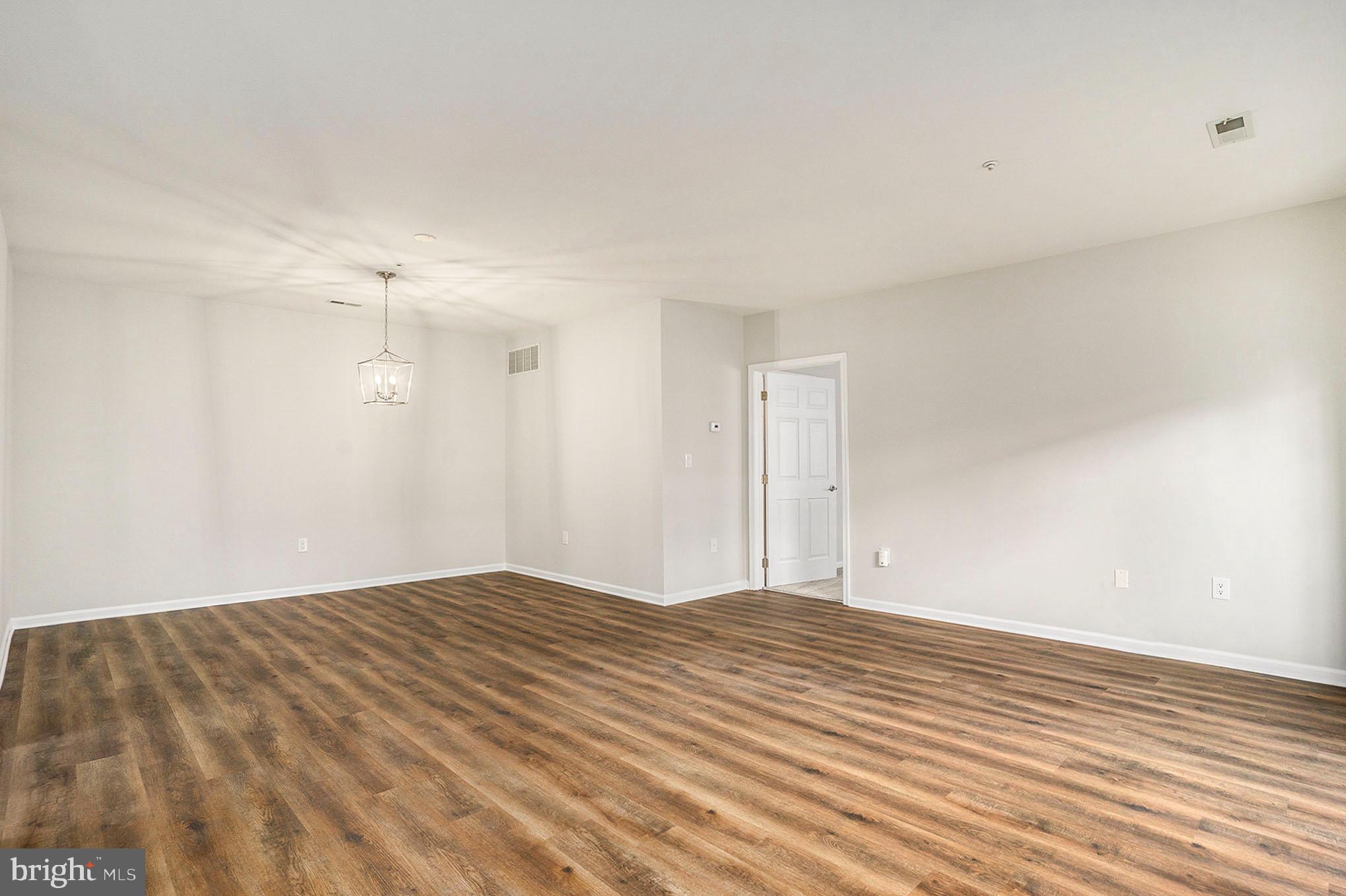 STUARTS KEEP - Residential