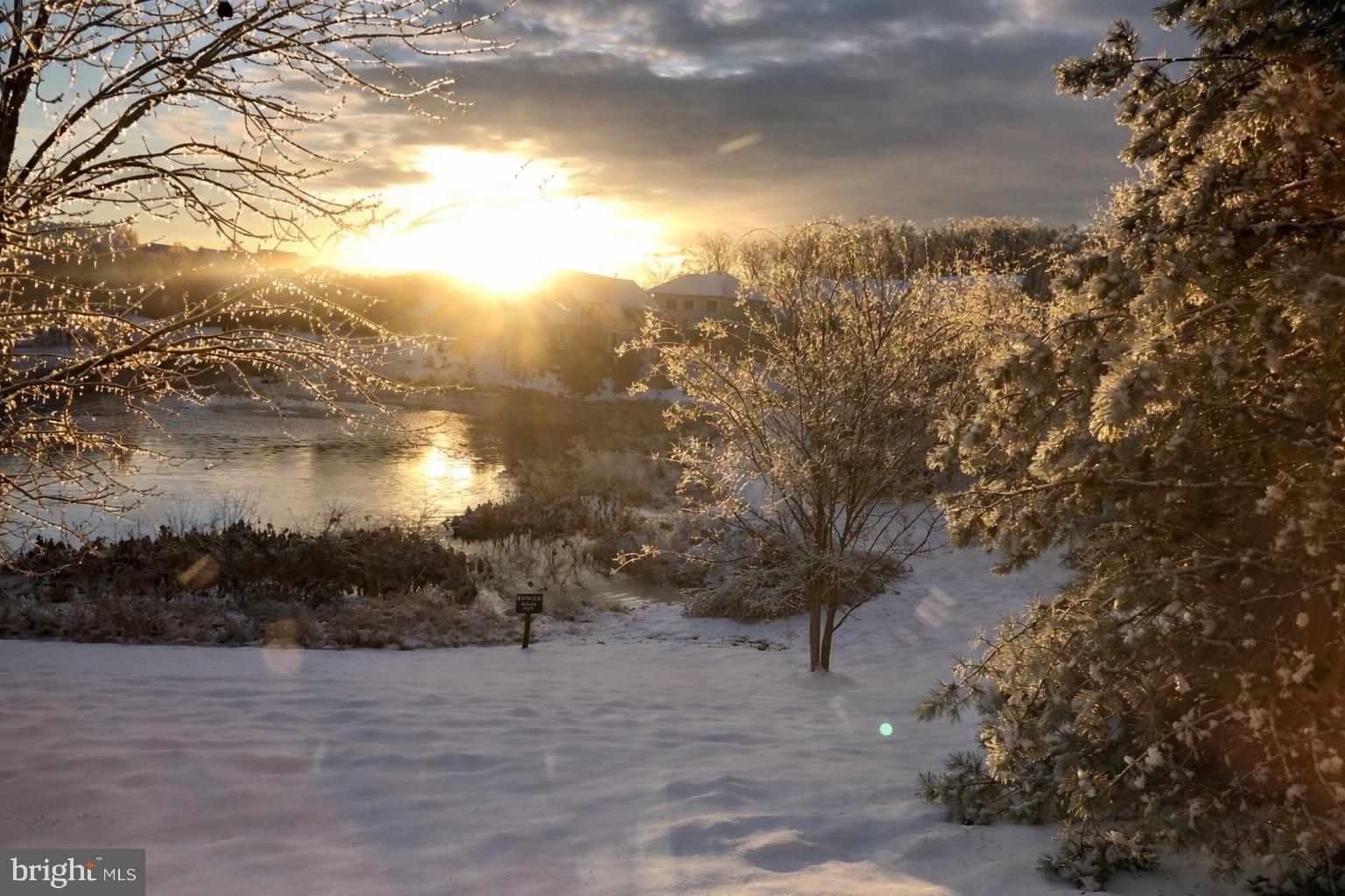 LANSDOWNE ON THE POTOMAC - Residential