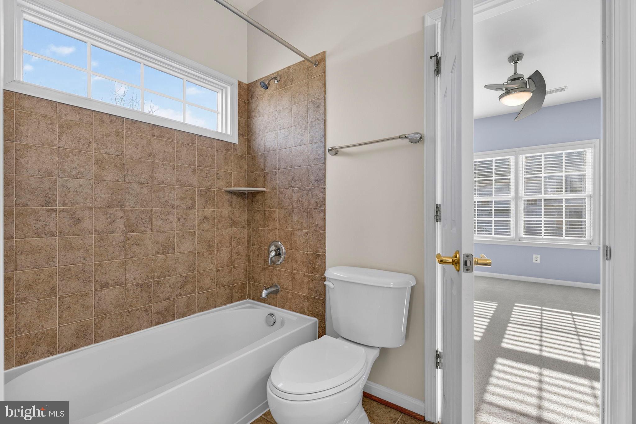 LANSDOWNE ON THE POTOMAC - Residential