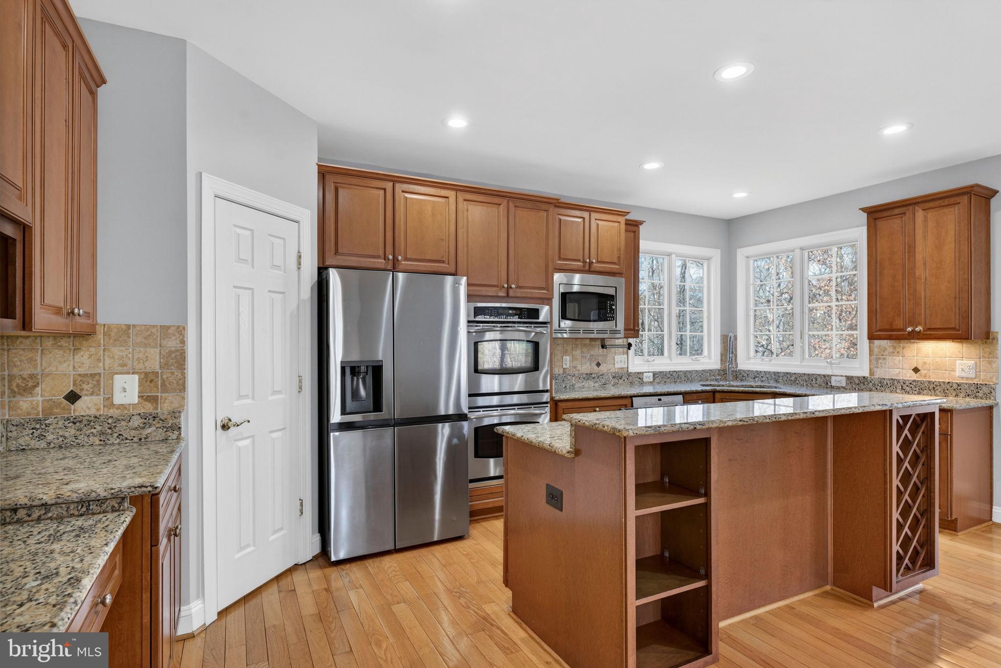 LANSDOWNE ON THE POTOMAC - Residential