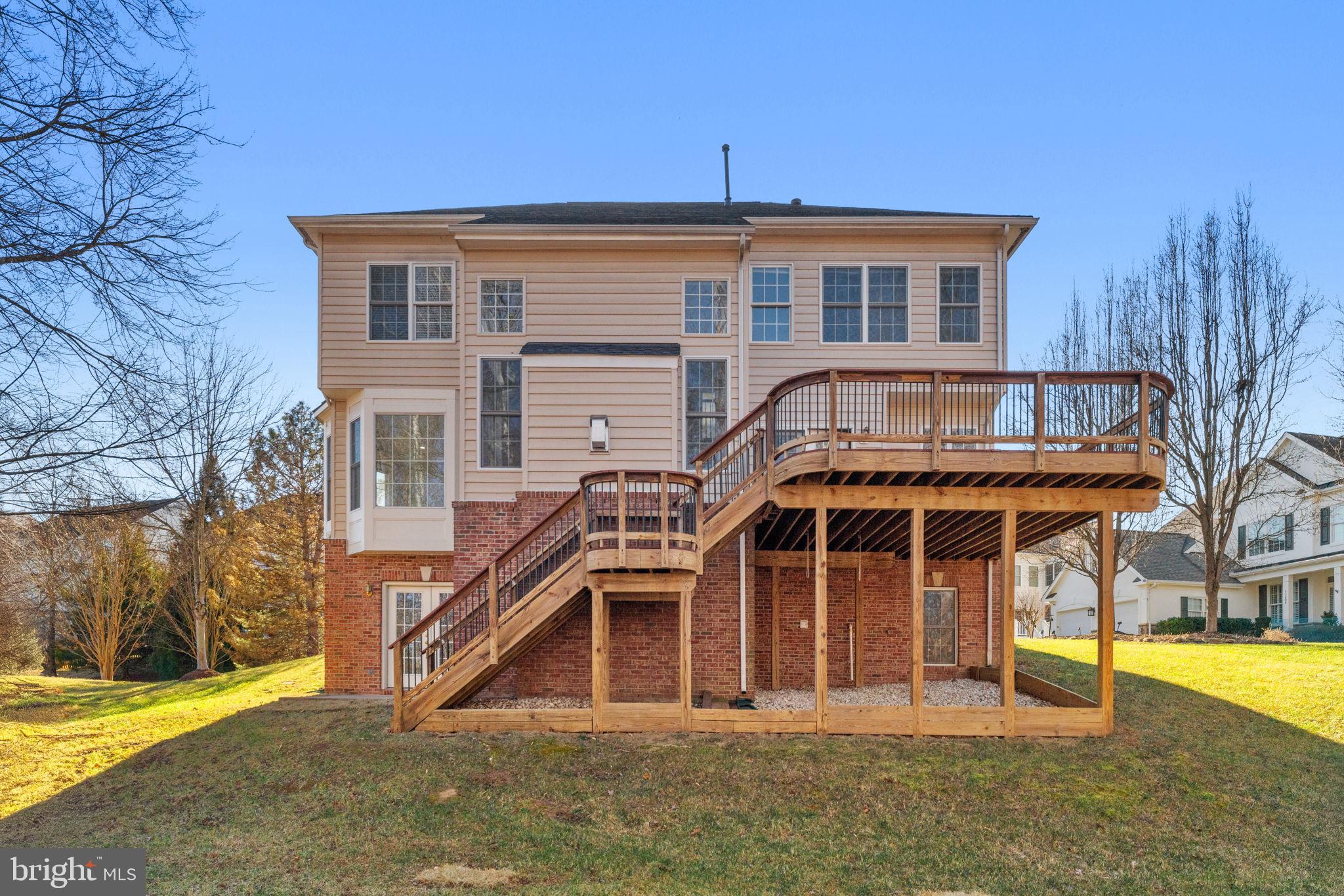 LANSDOWNE ON THE POTOMAC - Residential