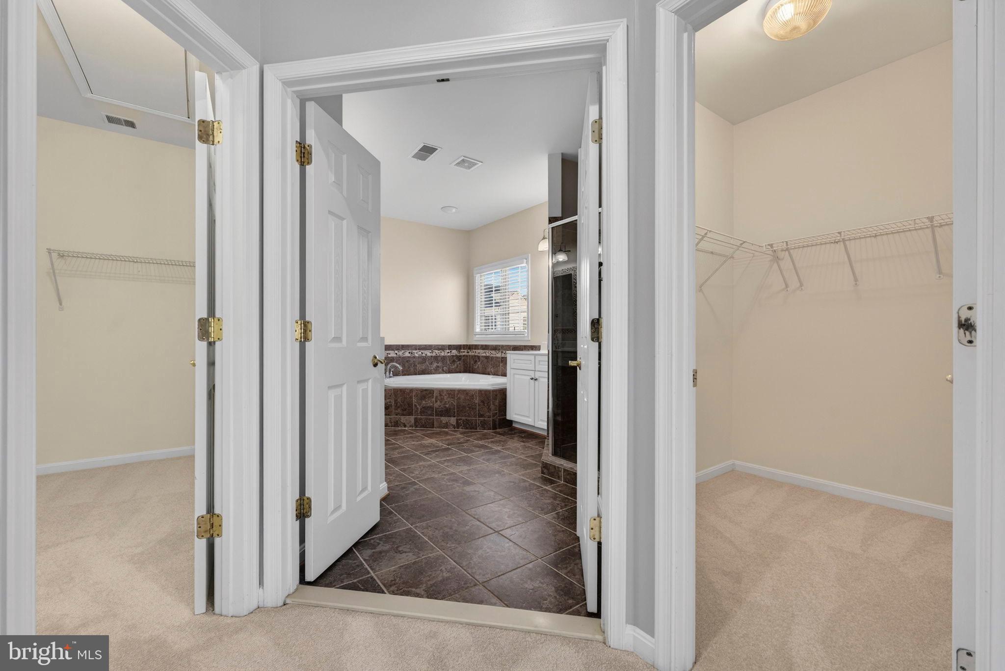 LANSDOWNE ON THE POTOMAC - Residential