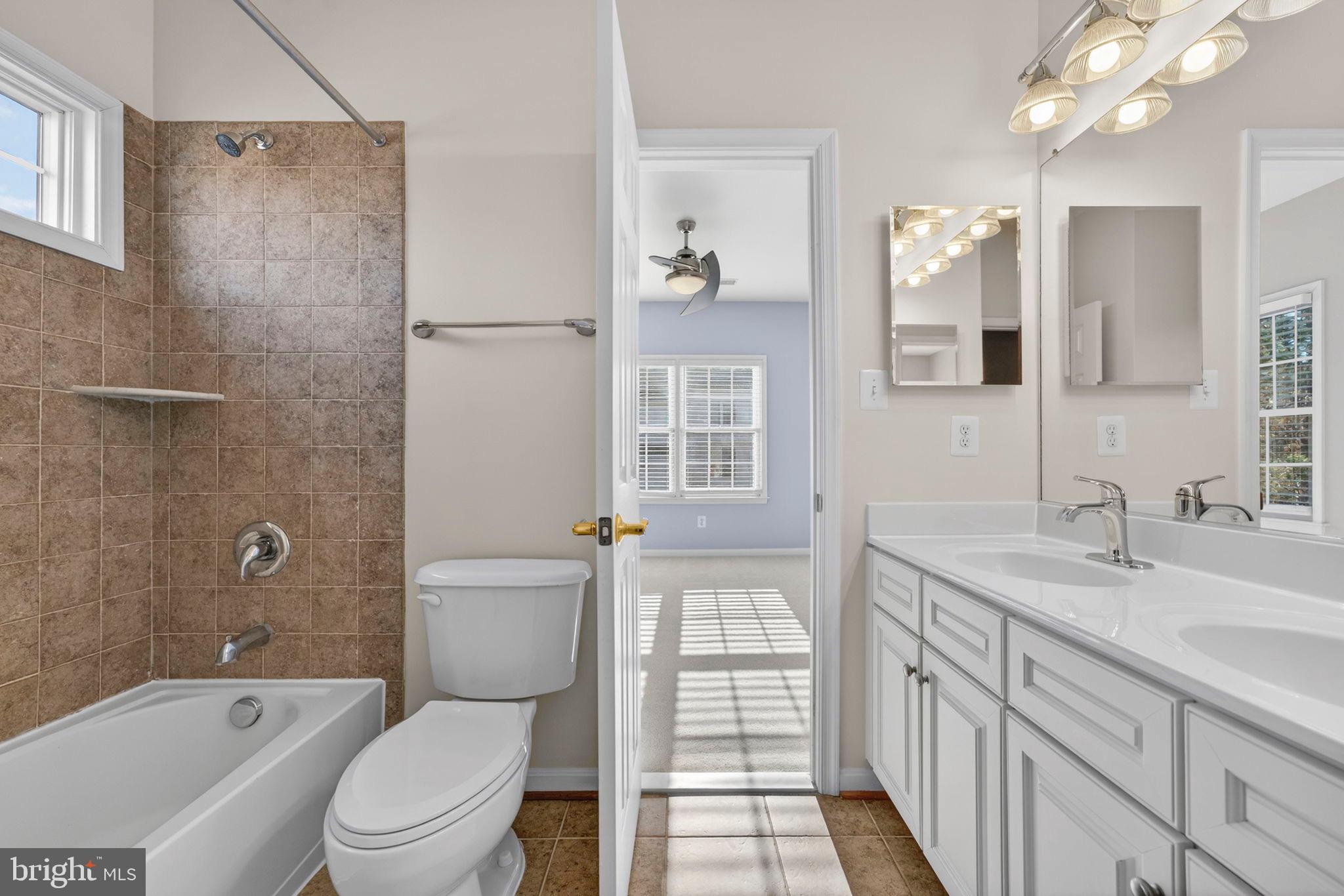 LANSDOWNE ON THE POTOMAC - Residential