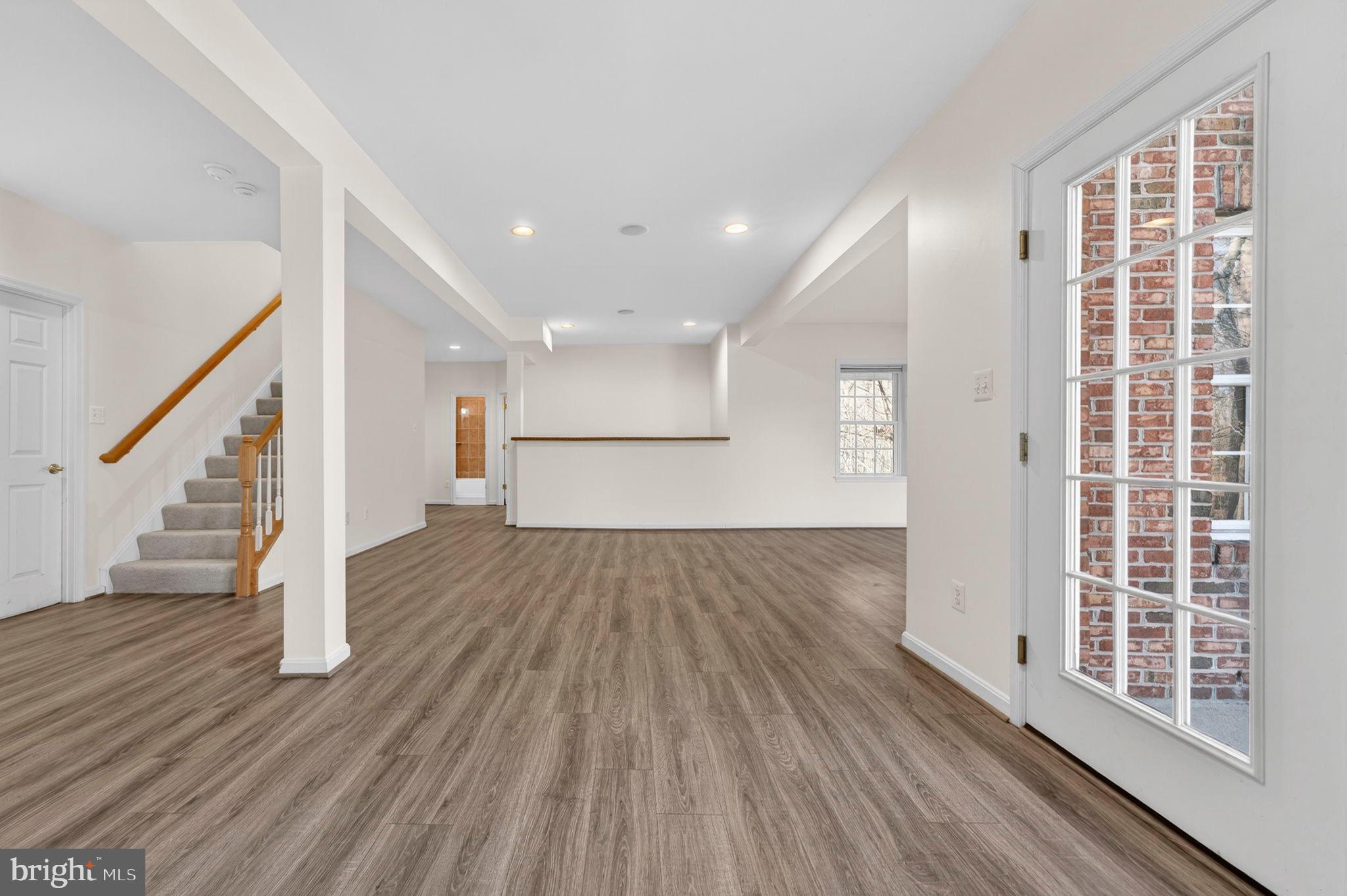 LANSDOWNE ON THE POTOMAC - Residential