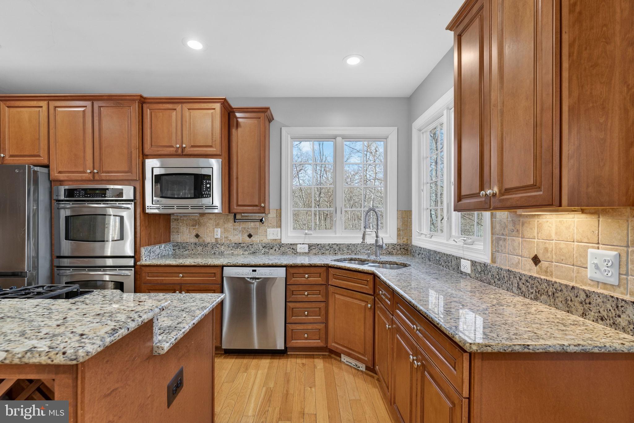 LANSDOWNE ON THE POTOMAC - Residential