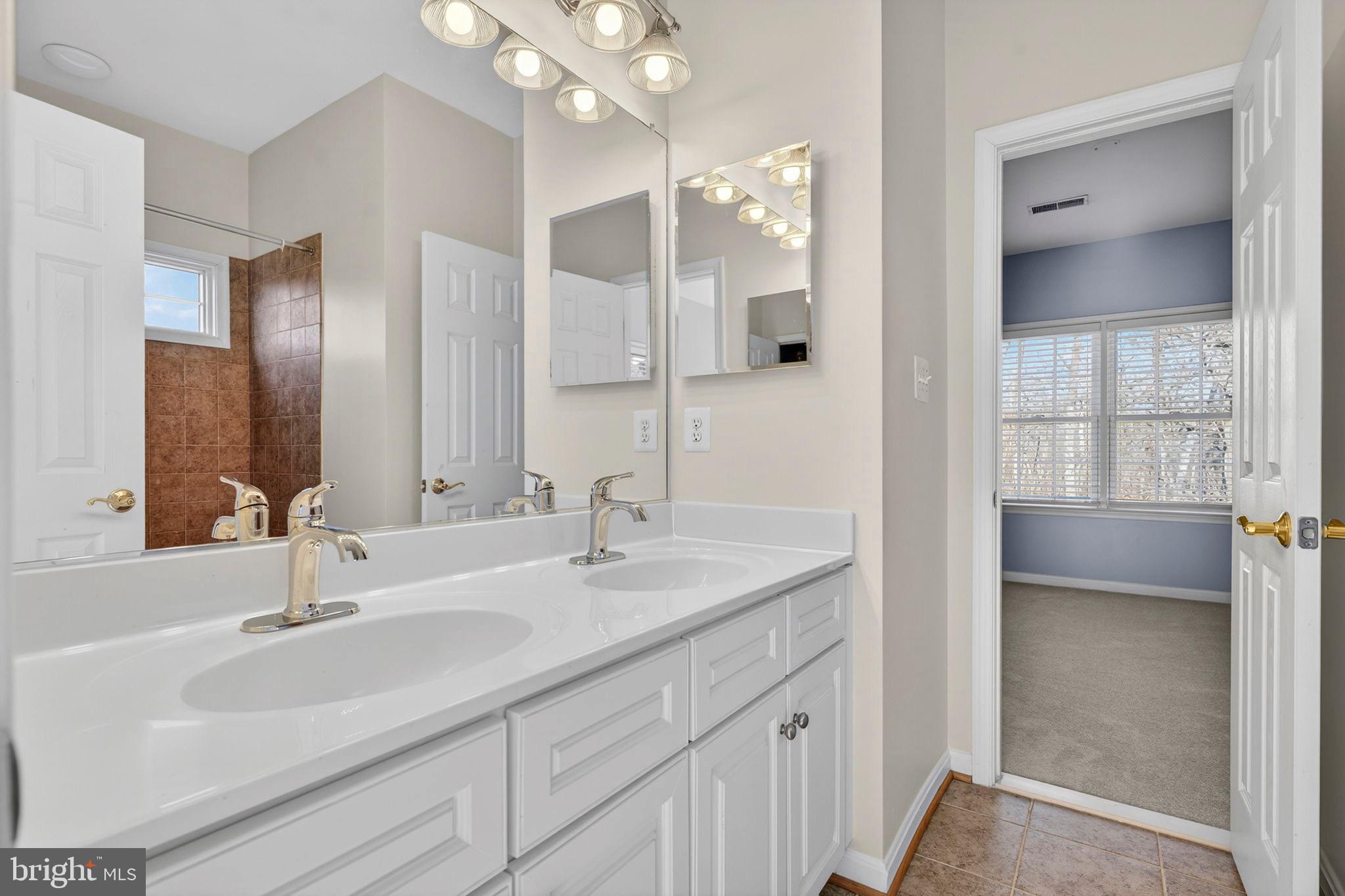 LANSDOWNE ON THE POTOMAC - Residential