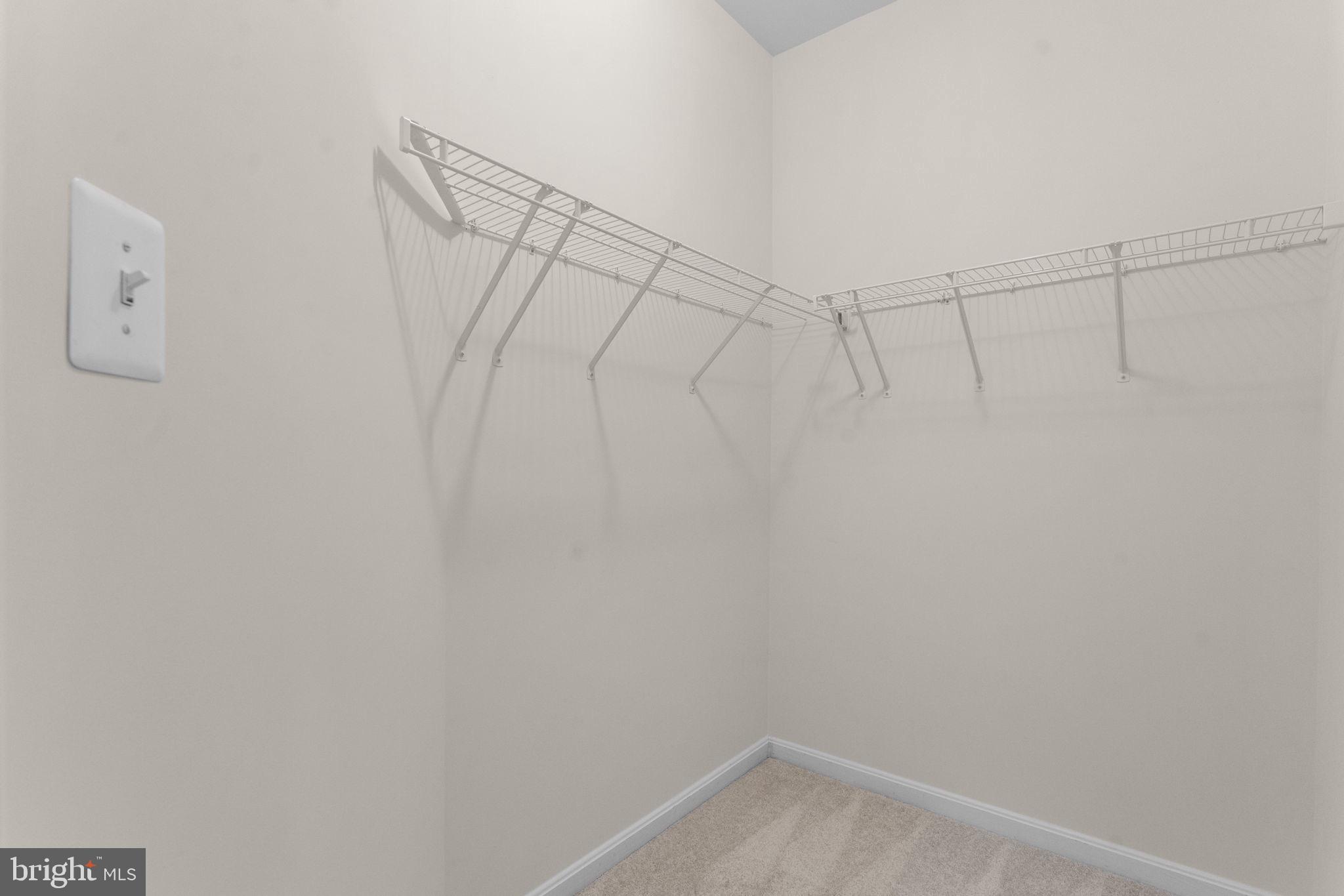 LANSDOWNE ON THE POTOMAC - Residential