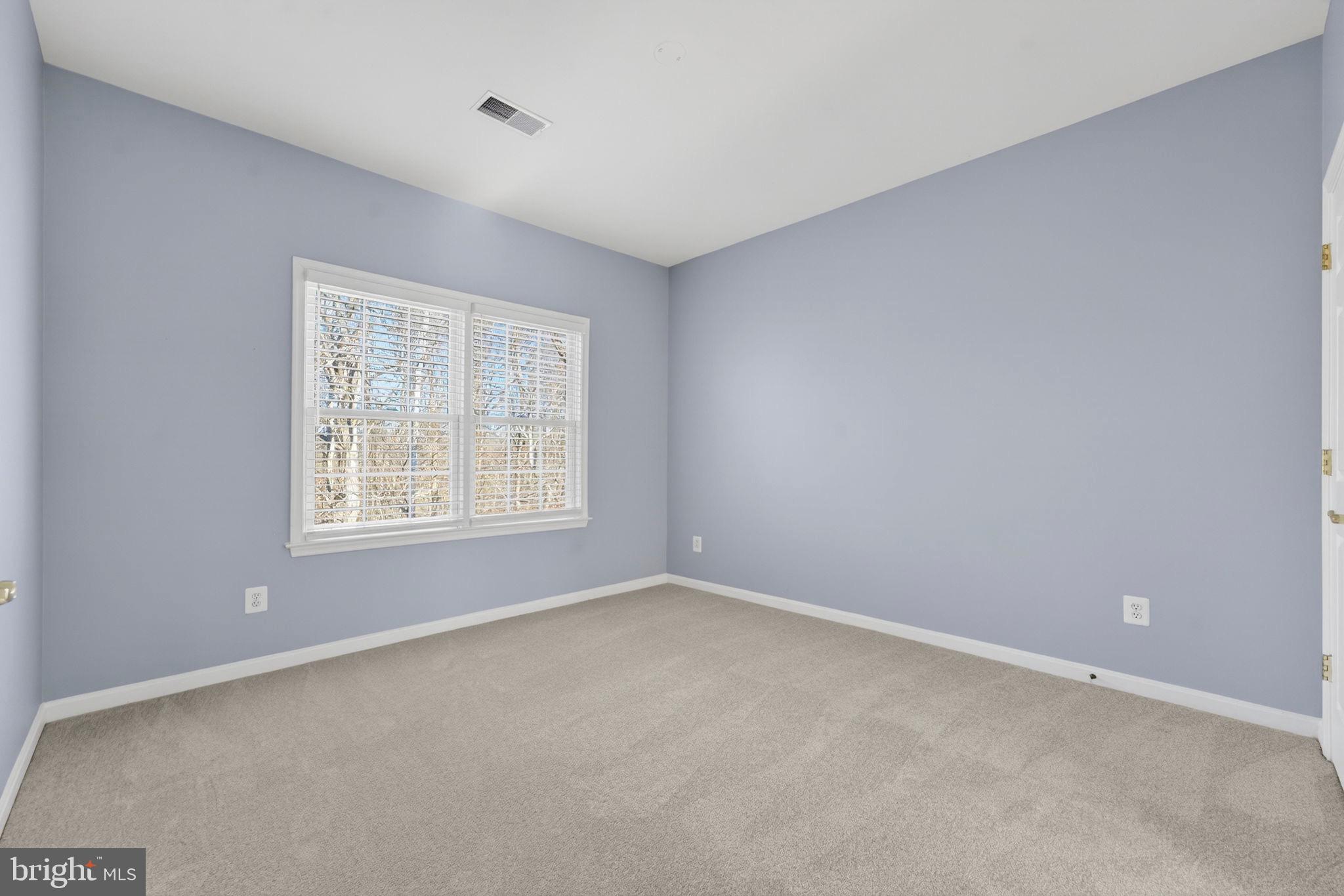 LANSDOWNE ON THE POTOMAC - Residential