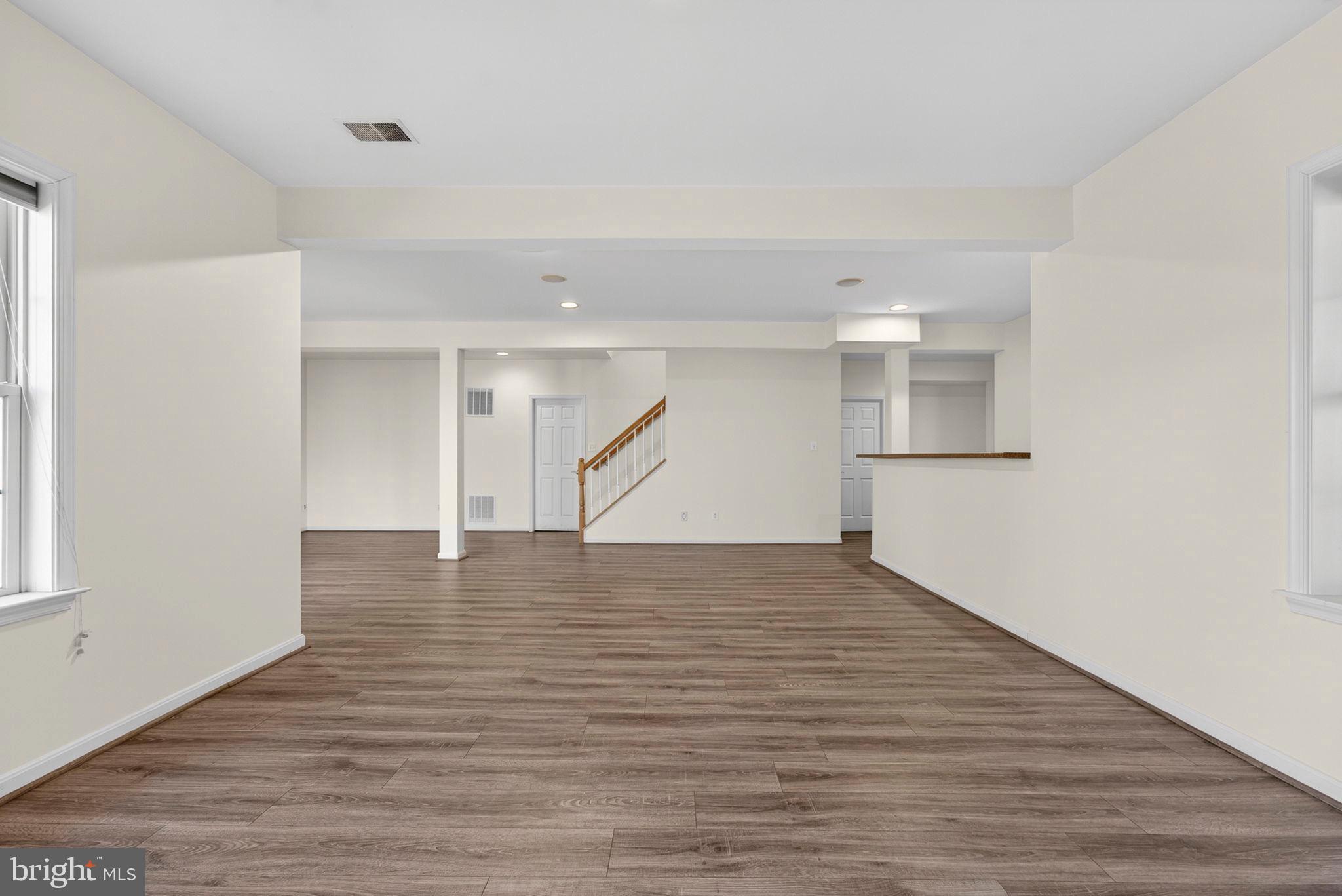 LANSDOWNE ON THE POTOMAC - Residential