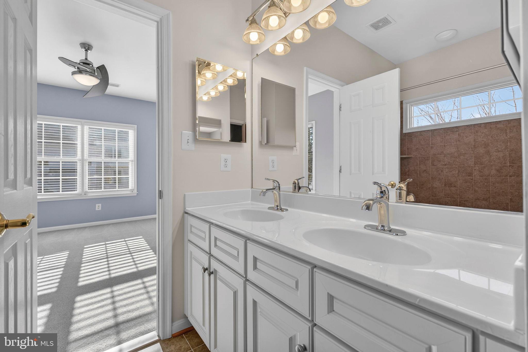 LANSDOWNE ON THE POTOMAC - Residential