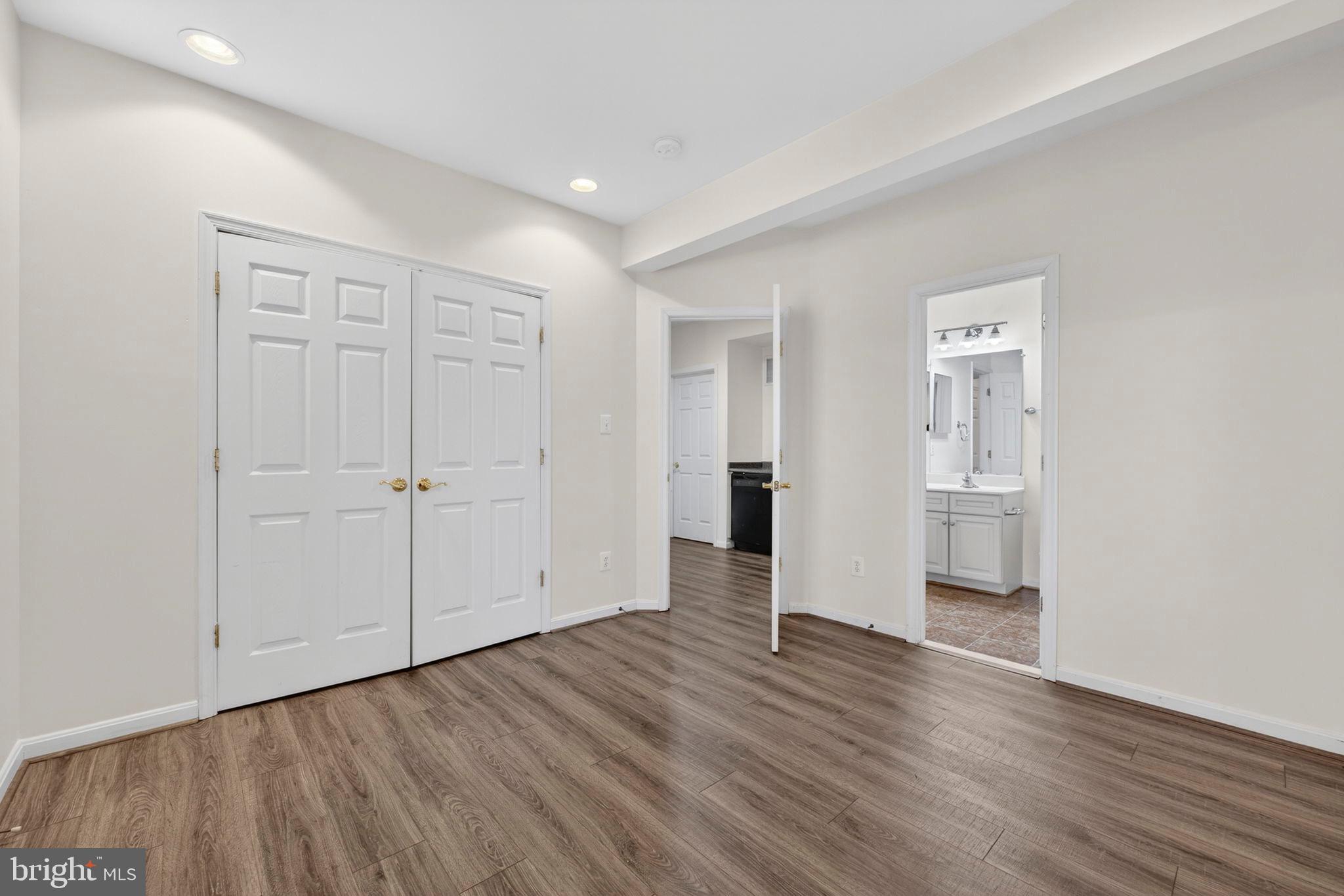 LANSDOWNE ON THE POTOMAC - Residential