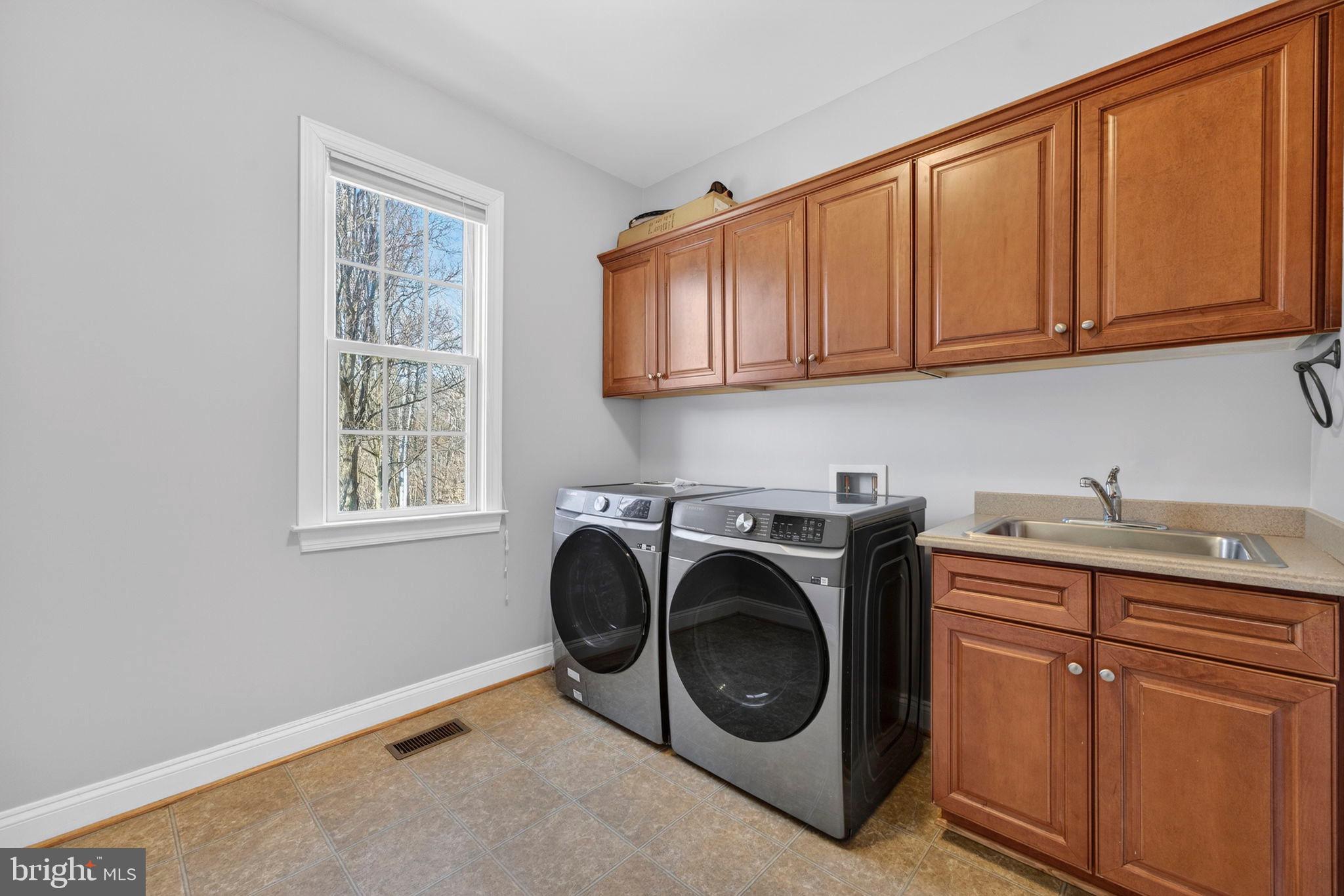 LANSDOWNE ON THE POTOMAC - Residential