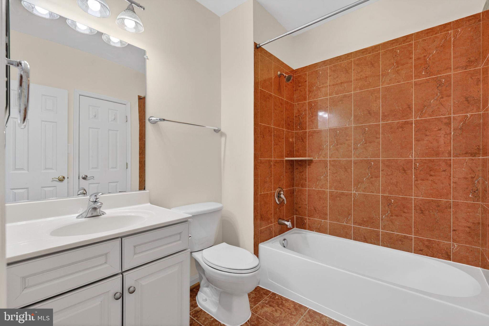 LANSDOWNE ON THE POTOMAC - Residential