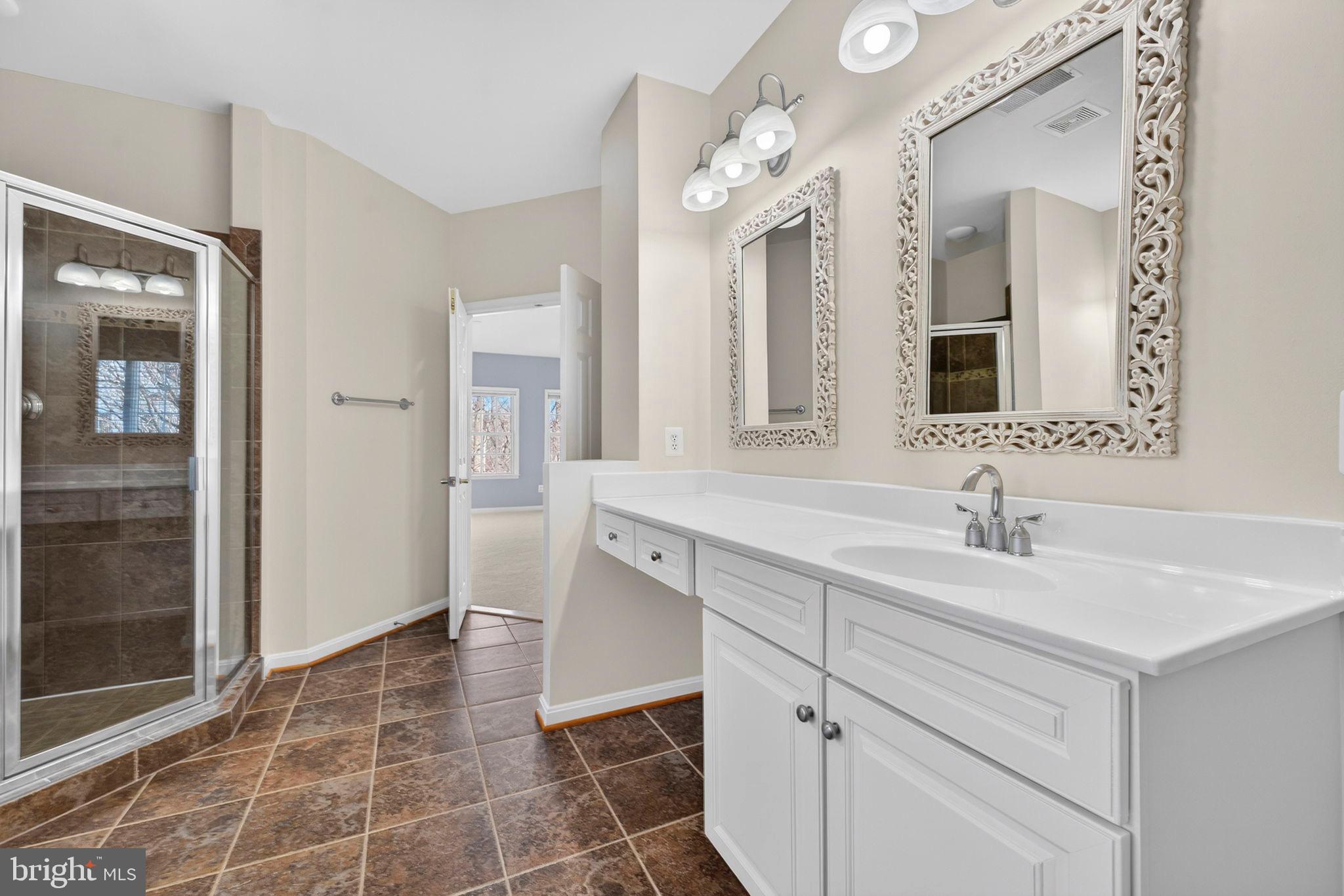 LANSDOWNE ON THE POTOMAC - Residential