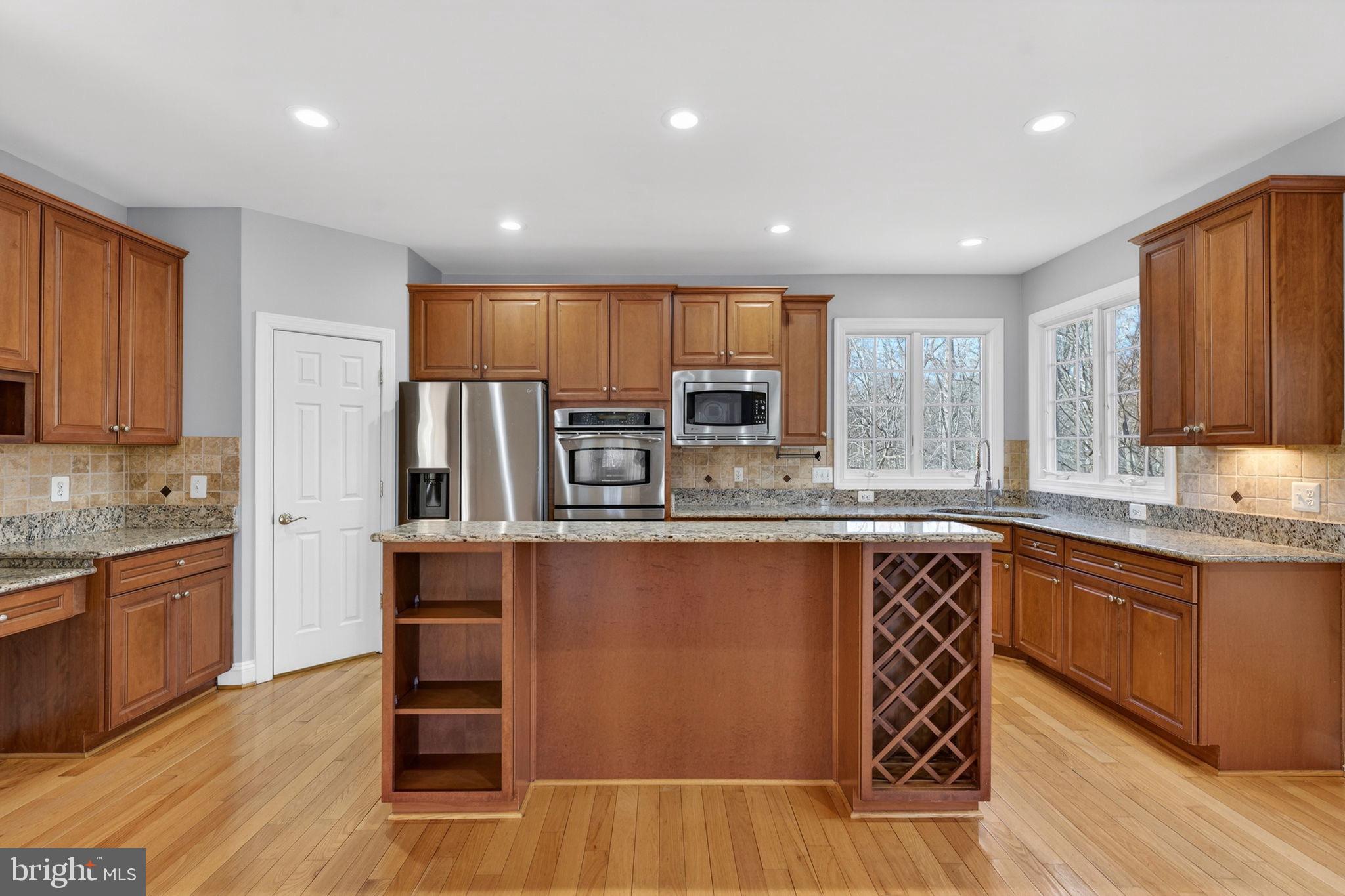 LANSDOWNE ON THE POTOMAC - Residential