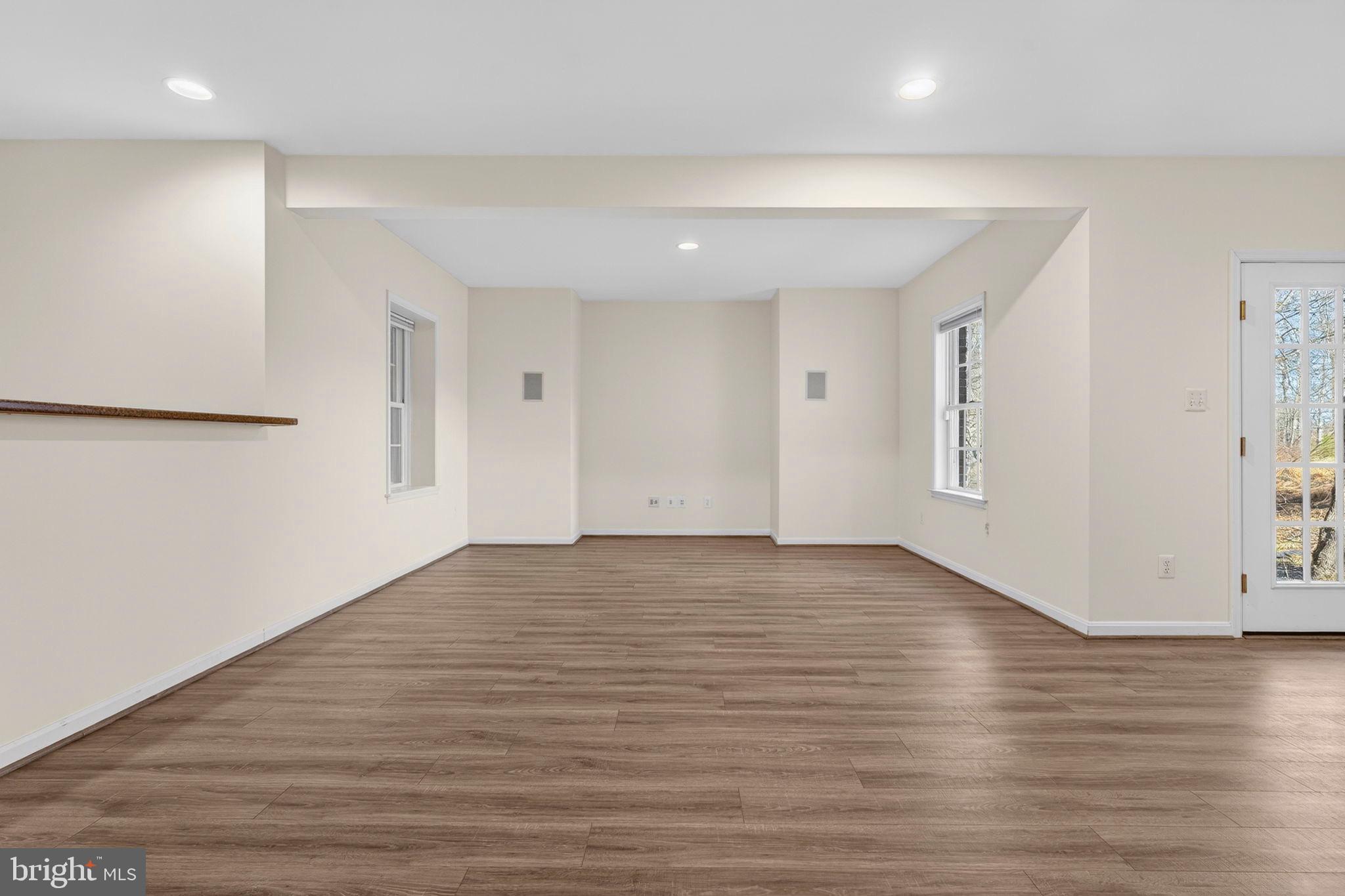 LANSDOWNE ON THE POTOMAC - Residential