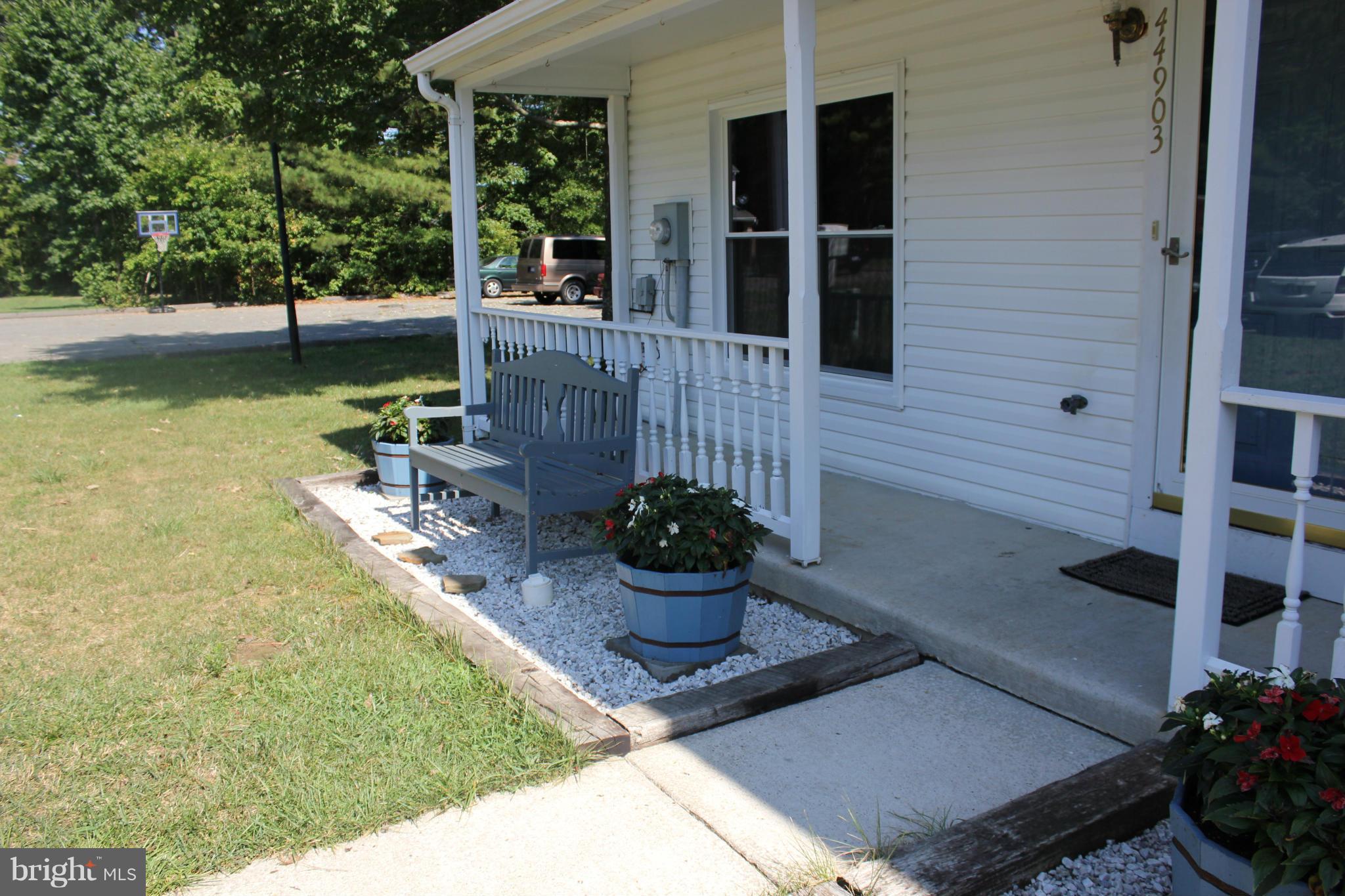 HUNTING QUARTERS - Residential