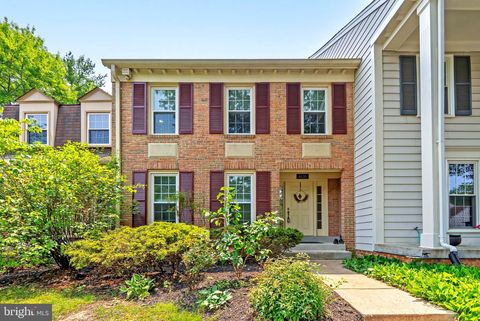 4630 LUXBERRY DRIVE FAIRFAX VA 22032